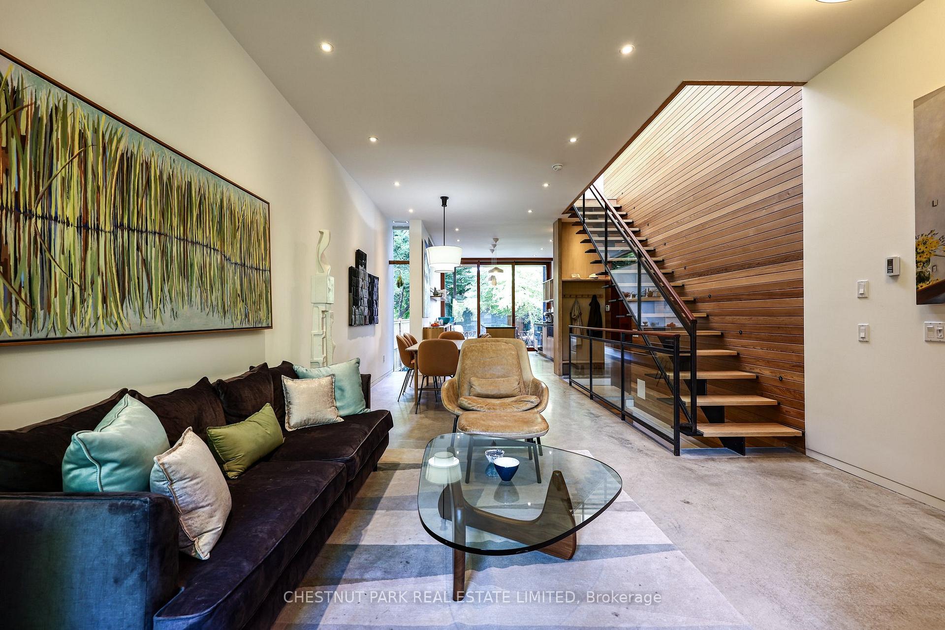 Photo 3 of 924 Manning Avenue, Toronto, The Annex — HOMEH