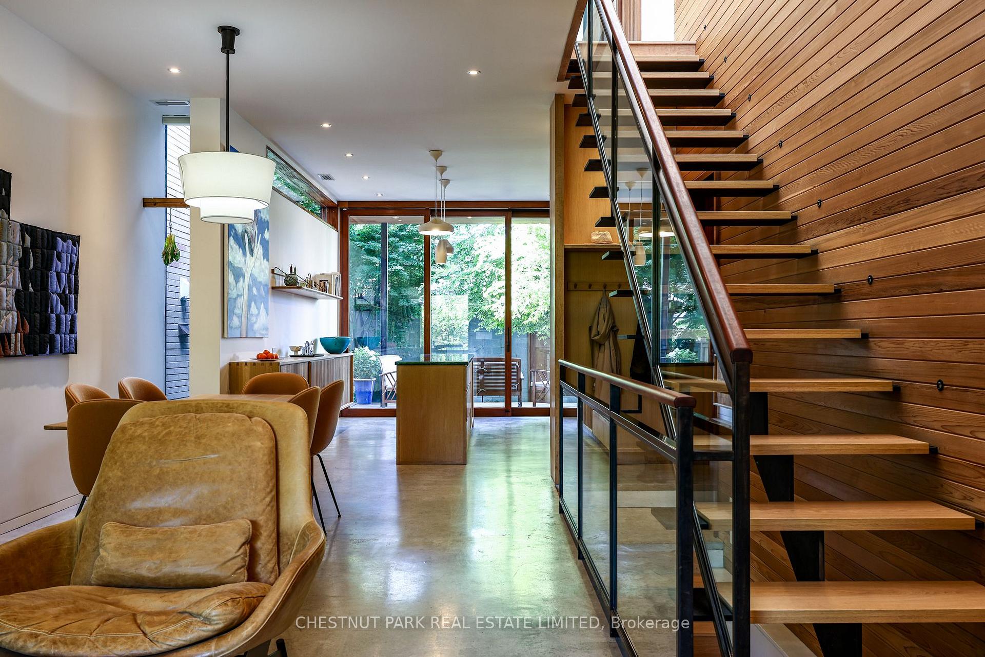 Photo 6 of 924 Manning Avenue, Toronto, The Annex — HOMEH