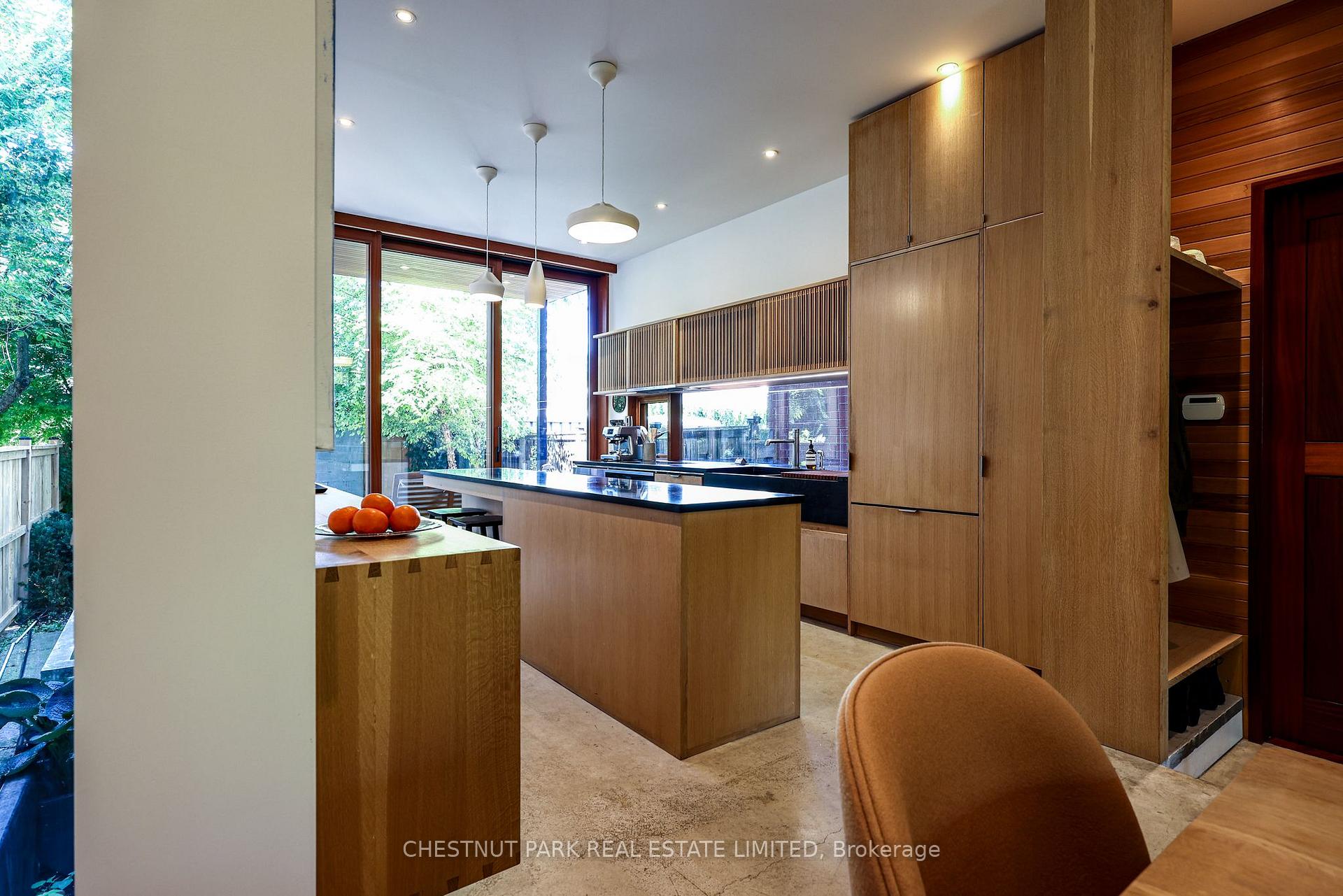 Photo 8 of 924 Manning Avenue, Toronto, The Annex — HOMEH