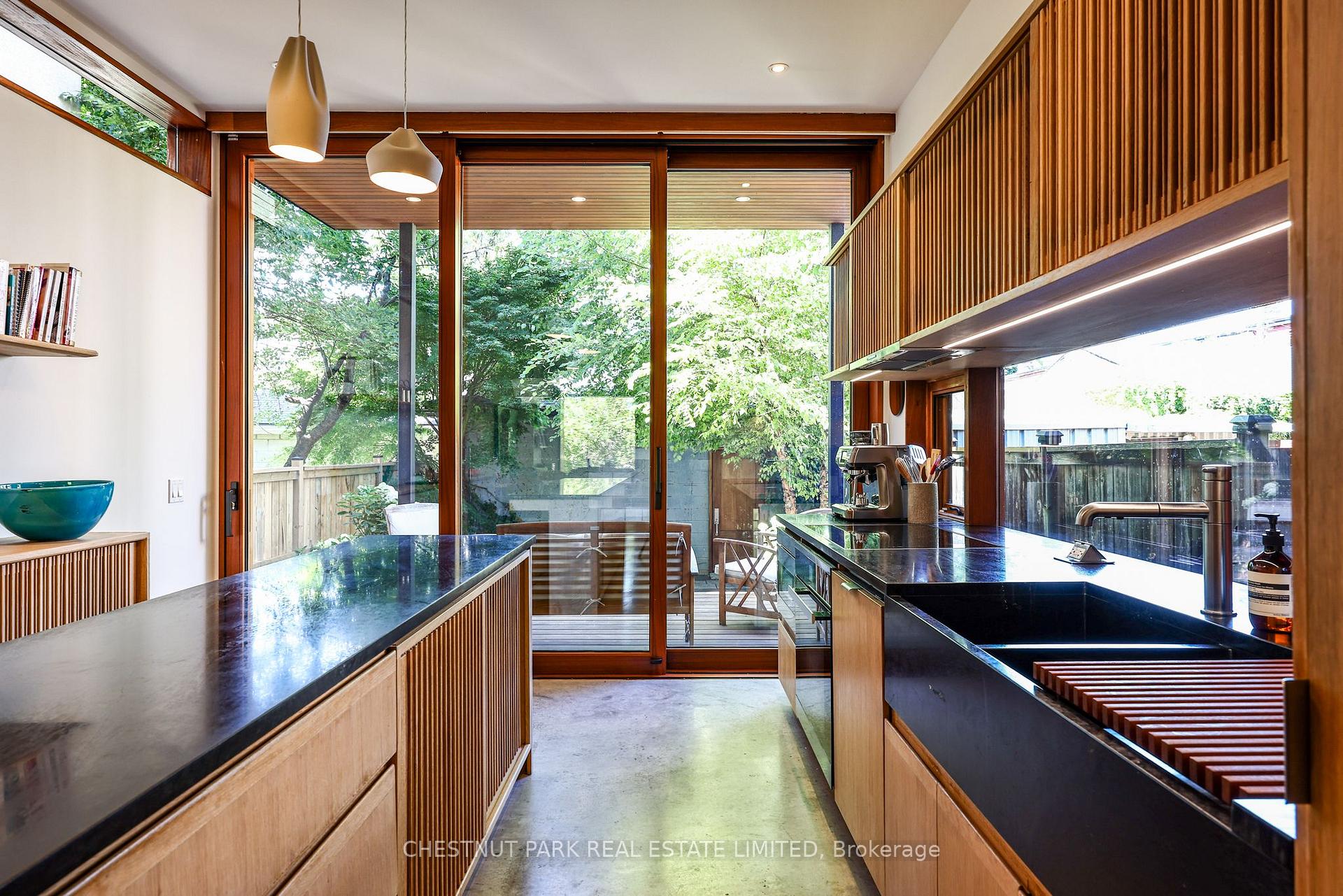 Photo 12 of 924 Manning Avenue, Toronto, The Annex — HOMEH