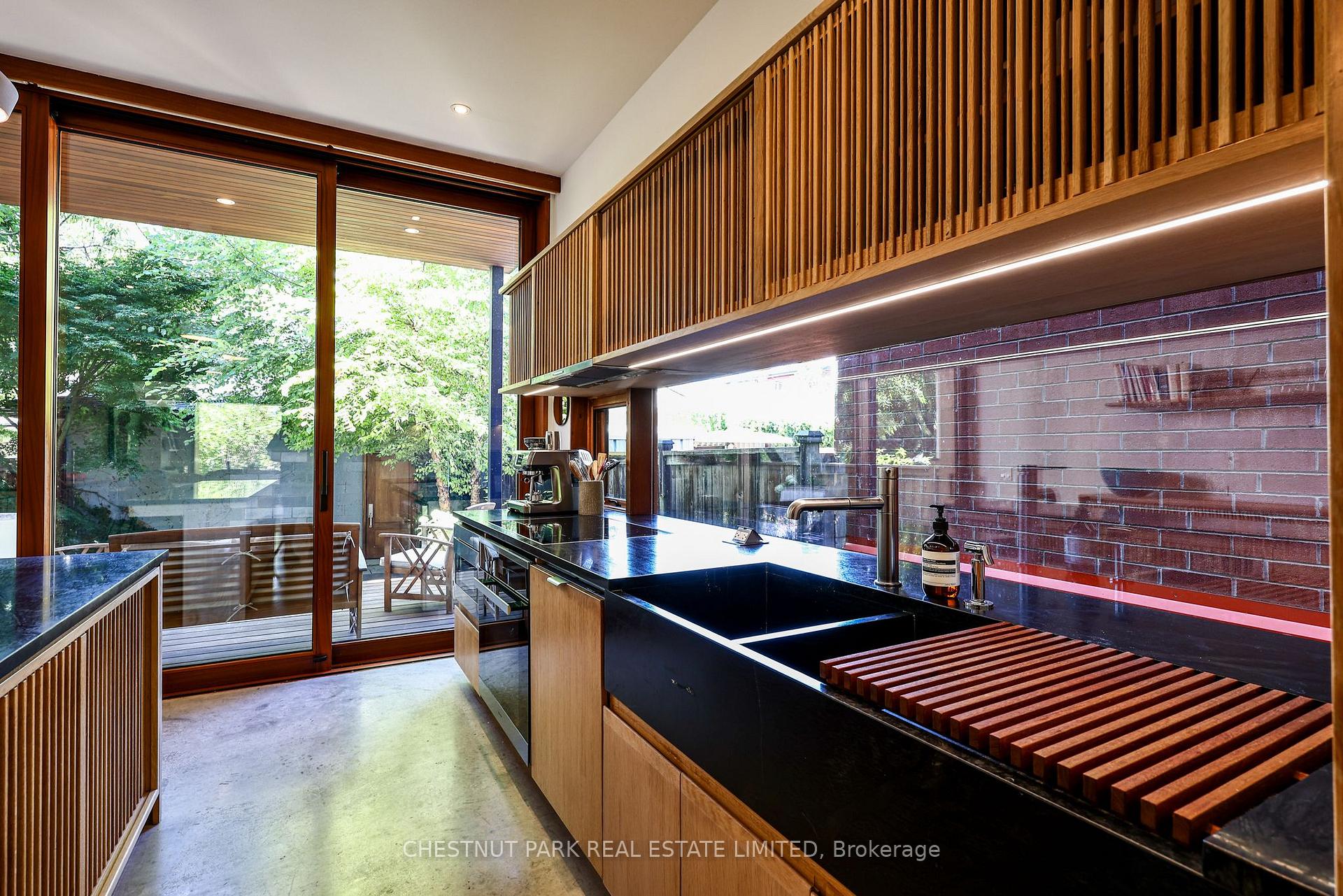 Photo 13 of 924 Manning Avenue, Toronto, The Annex — HOMEH