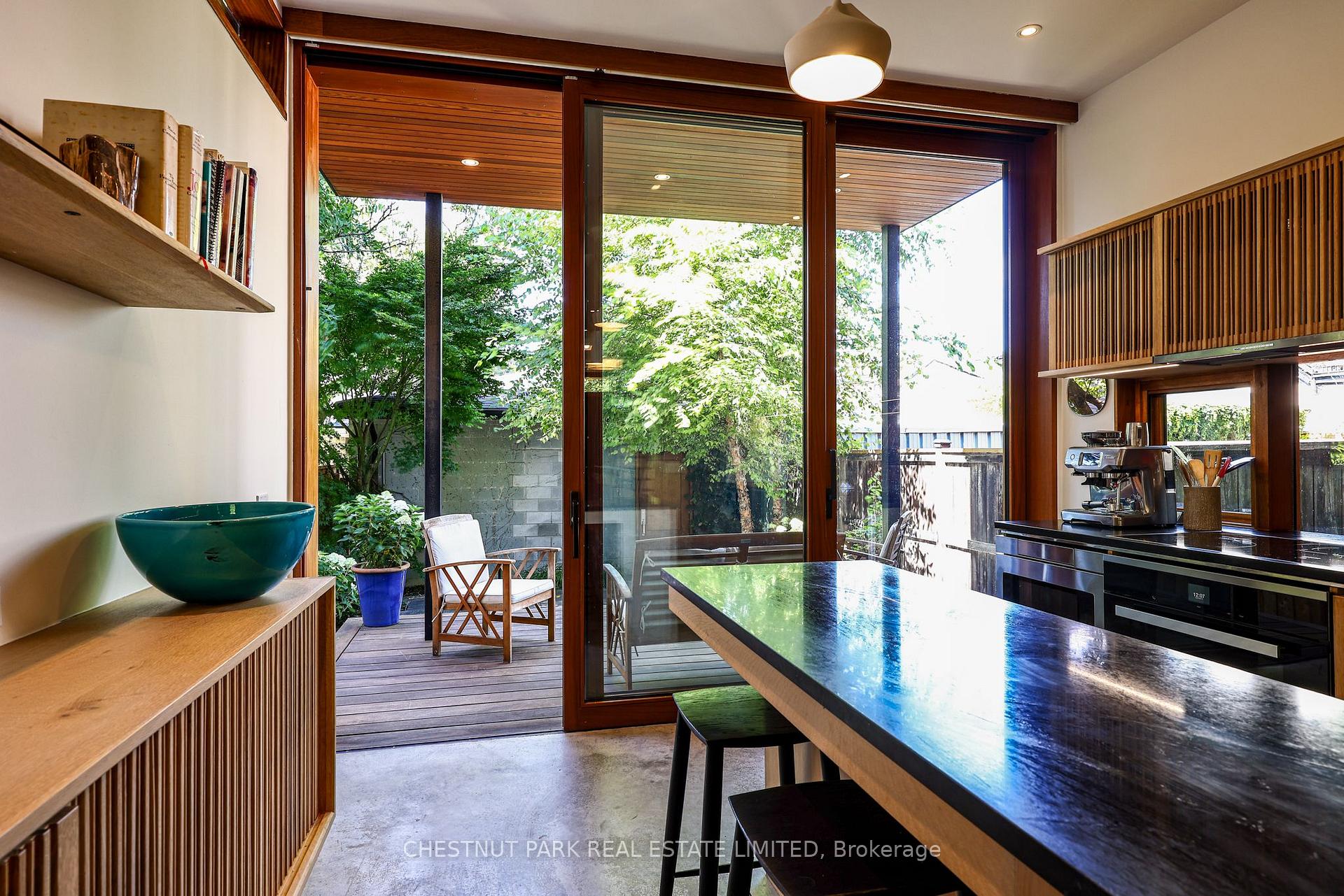 Photo 16 of 924 Manning Avenue, Toronto, The Annex — HOMEH