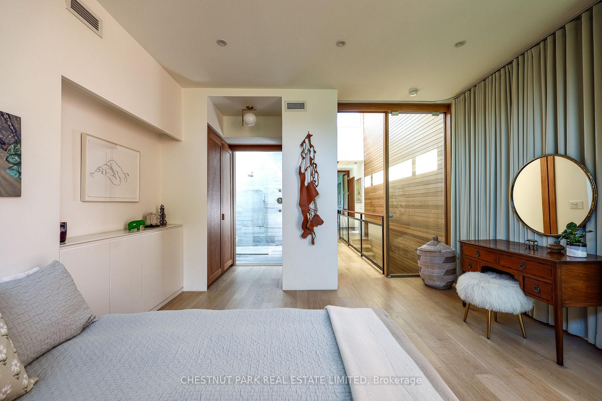 Photo 23 of 924 Manning Avenue, Toronto, The Annex — HOMEH