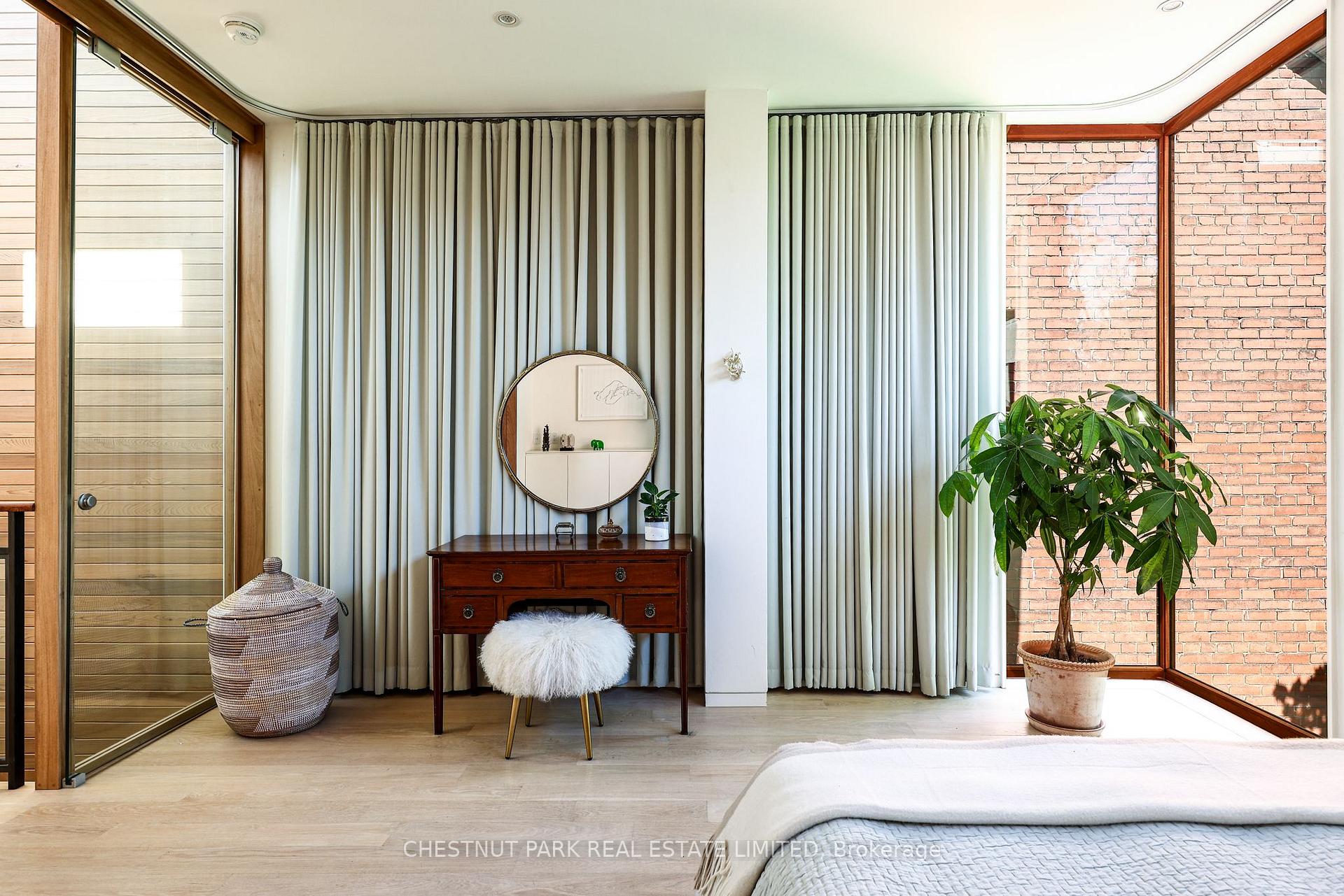 Photo 24 of 924 Manning Avenue, Toronto, The Annex — HOMEH