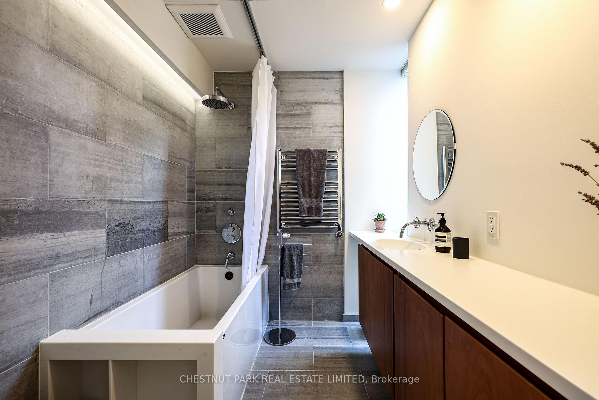Photo 29 of 924 Manning Avenue, Toronto, The Annex — HOMEH