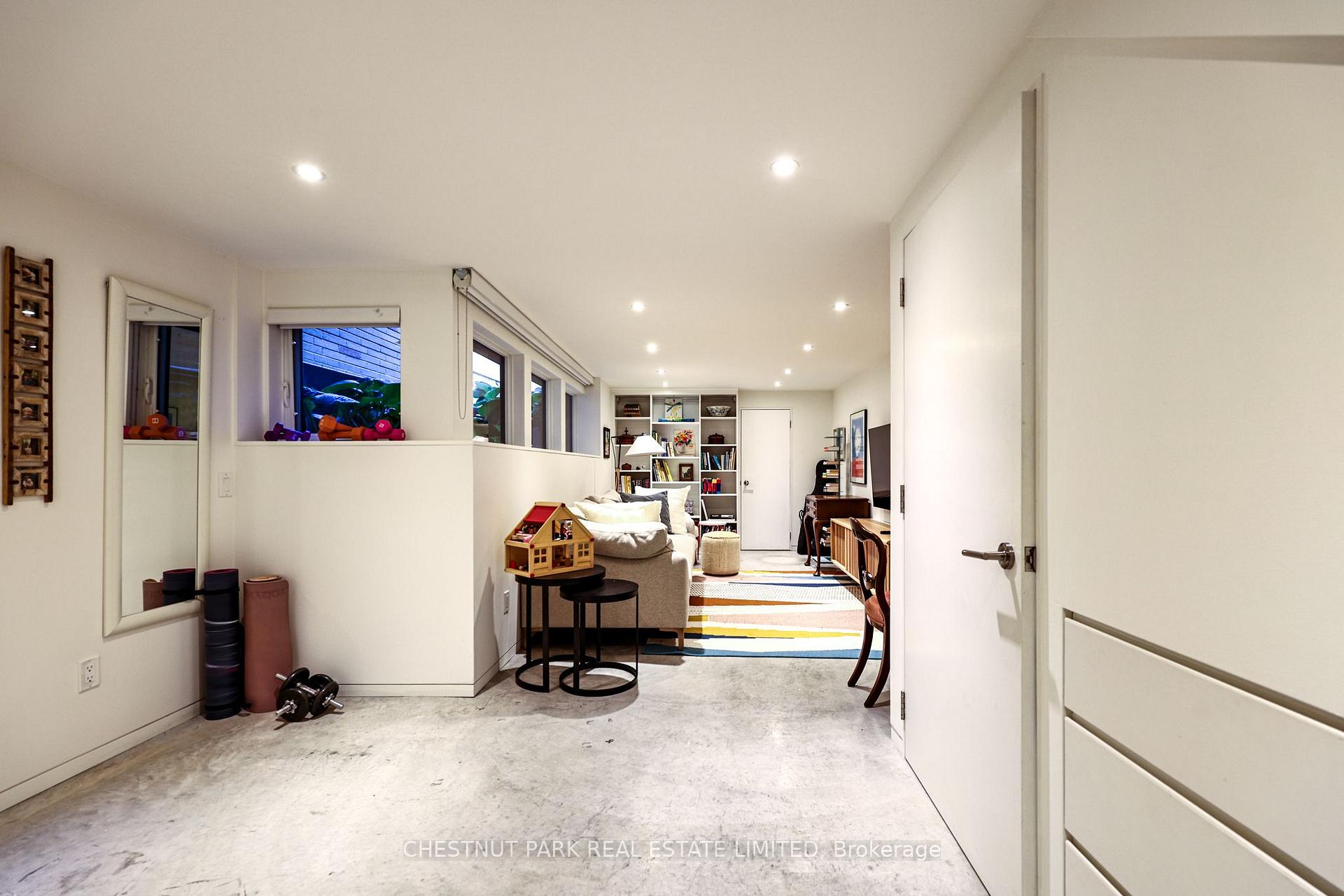 Photo 33 of 924 Manning Avenue, Toronto, The Annex — HOMEH