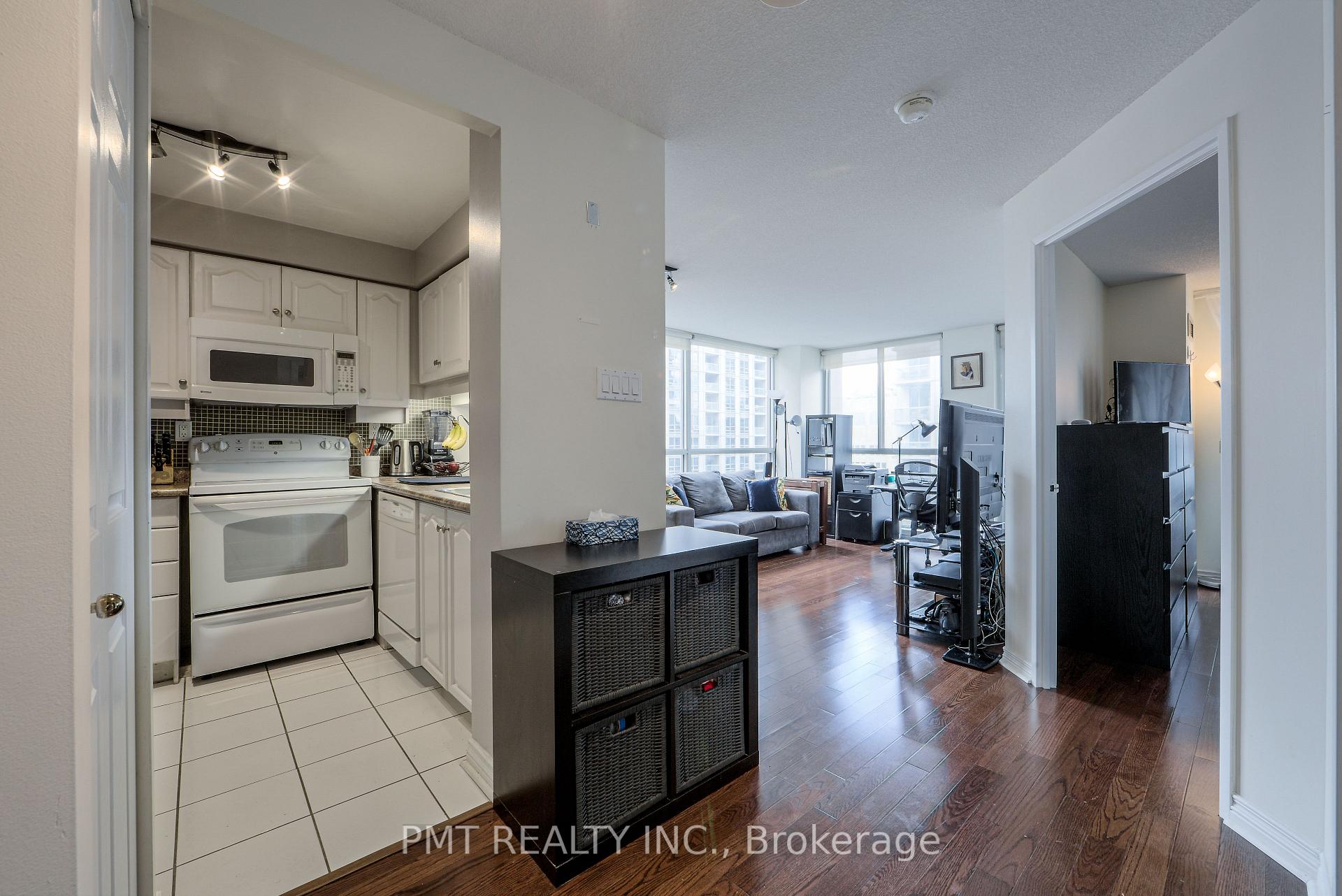 Photo 4 of Unit 1511, 736 Bay Street, Toronto, Bay Street Corridor — HOMEH