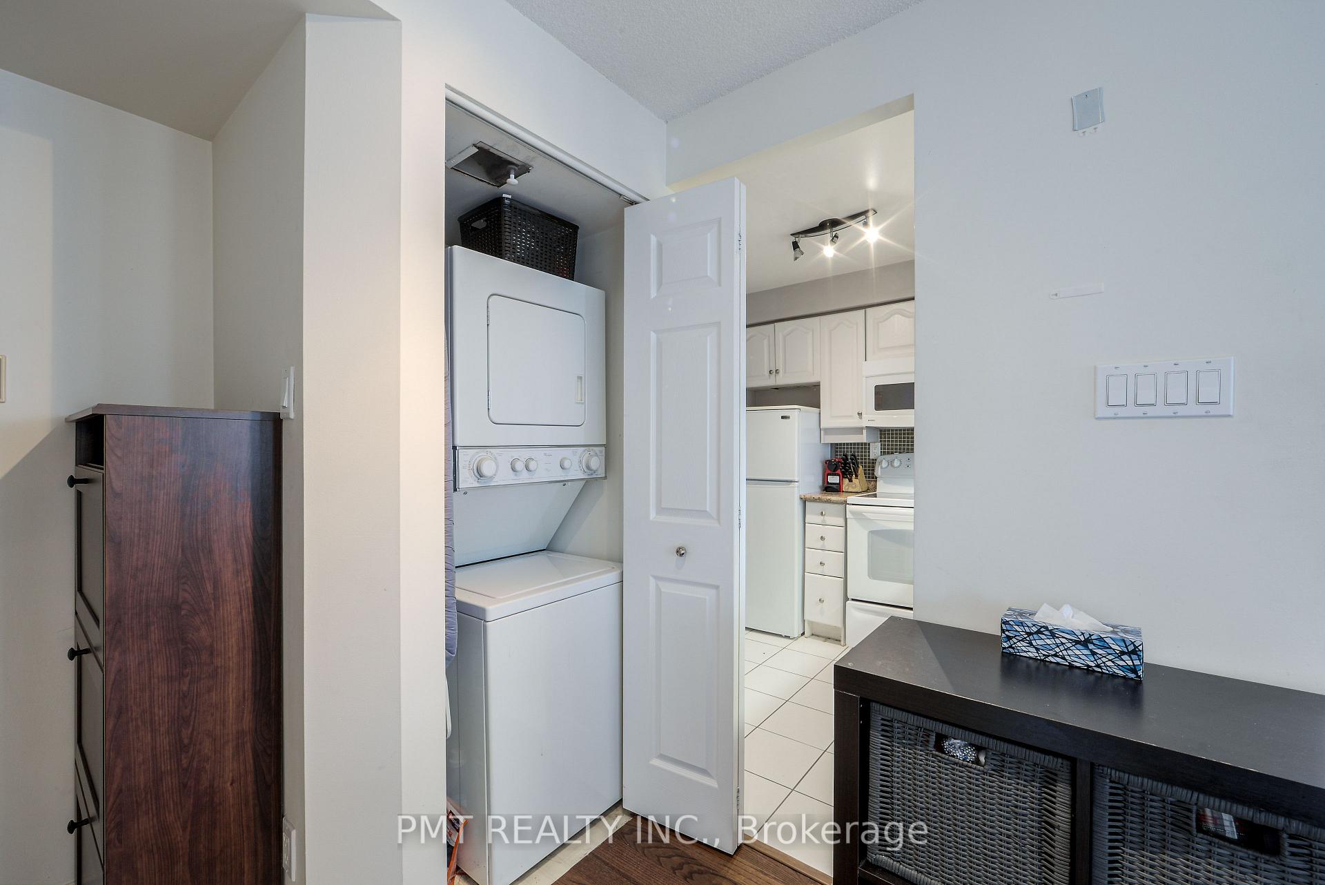 Photo 10 of Unit 1511, 736 Bay Street, Toronto, Bay Street Corridor — HOMEH