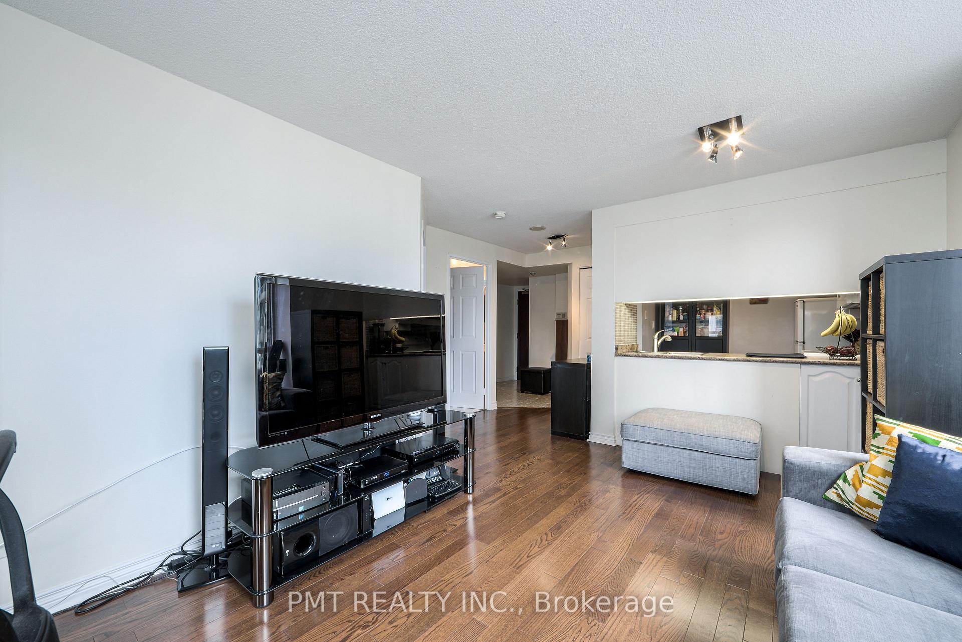 Photo 16 of Unit 1511, 736 Bay Street, Toronto, Bay Street Corridor — HOMEH