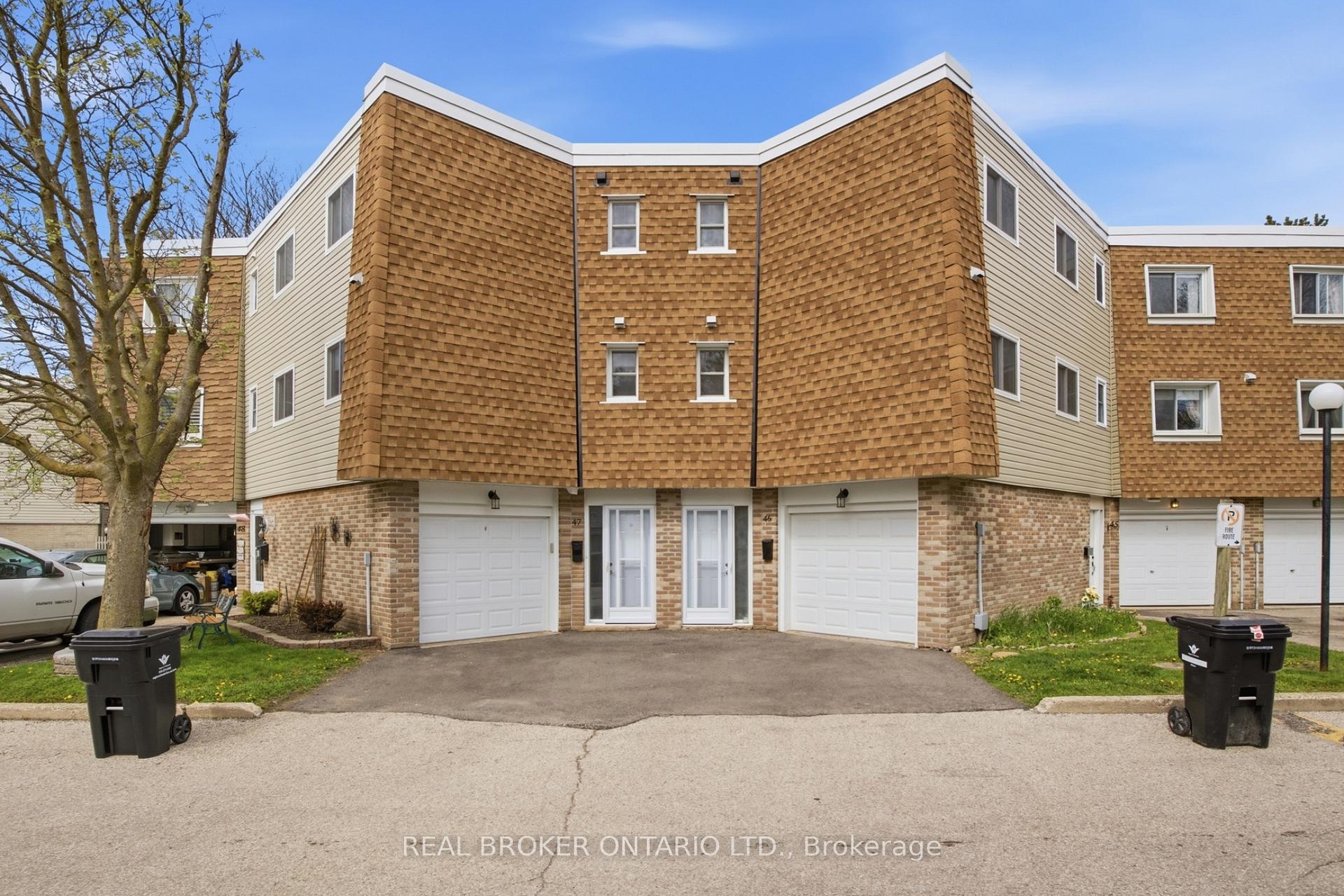 Photo 2 of Unit 46, 60 Elmsdale Drive, Kitchener, Laurentian Hills — HOMEH