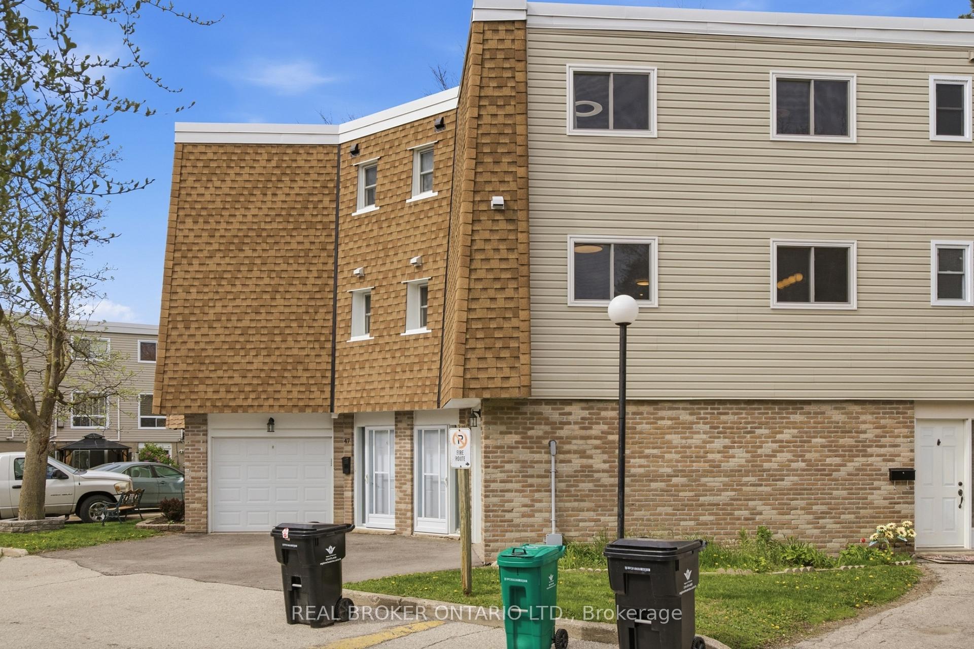 Photo 5 of Unit 46, 60 Elmsdale Drive, Kitchener, Laurentian Hills — HOMEH