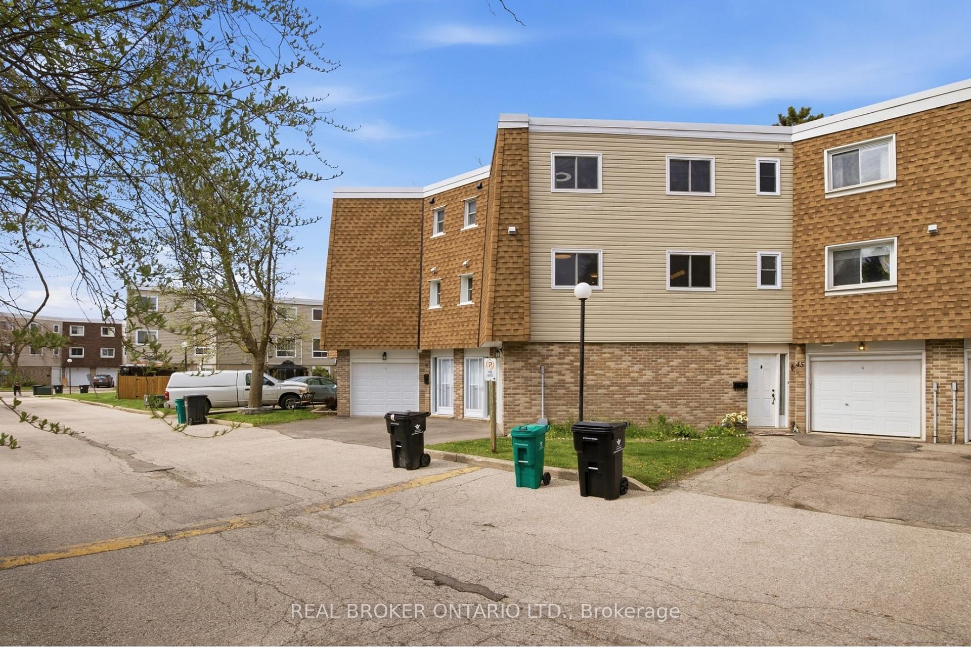 Photo 6 of Unit 46, 60 Elmsdale Drive, Kitchener, Laurentian Hills — HOMEH