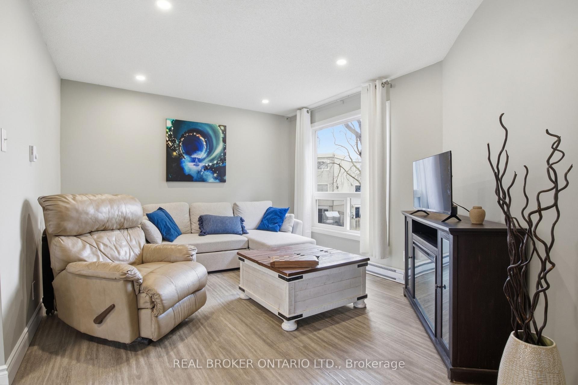 Photo 16 of Unit 46, 60 Elmsdale Drive, Kitchener, Laurentian Hills — HOMEH