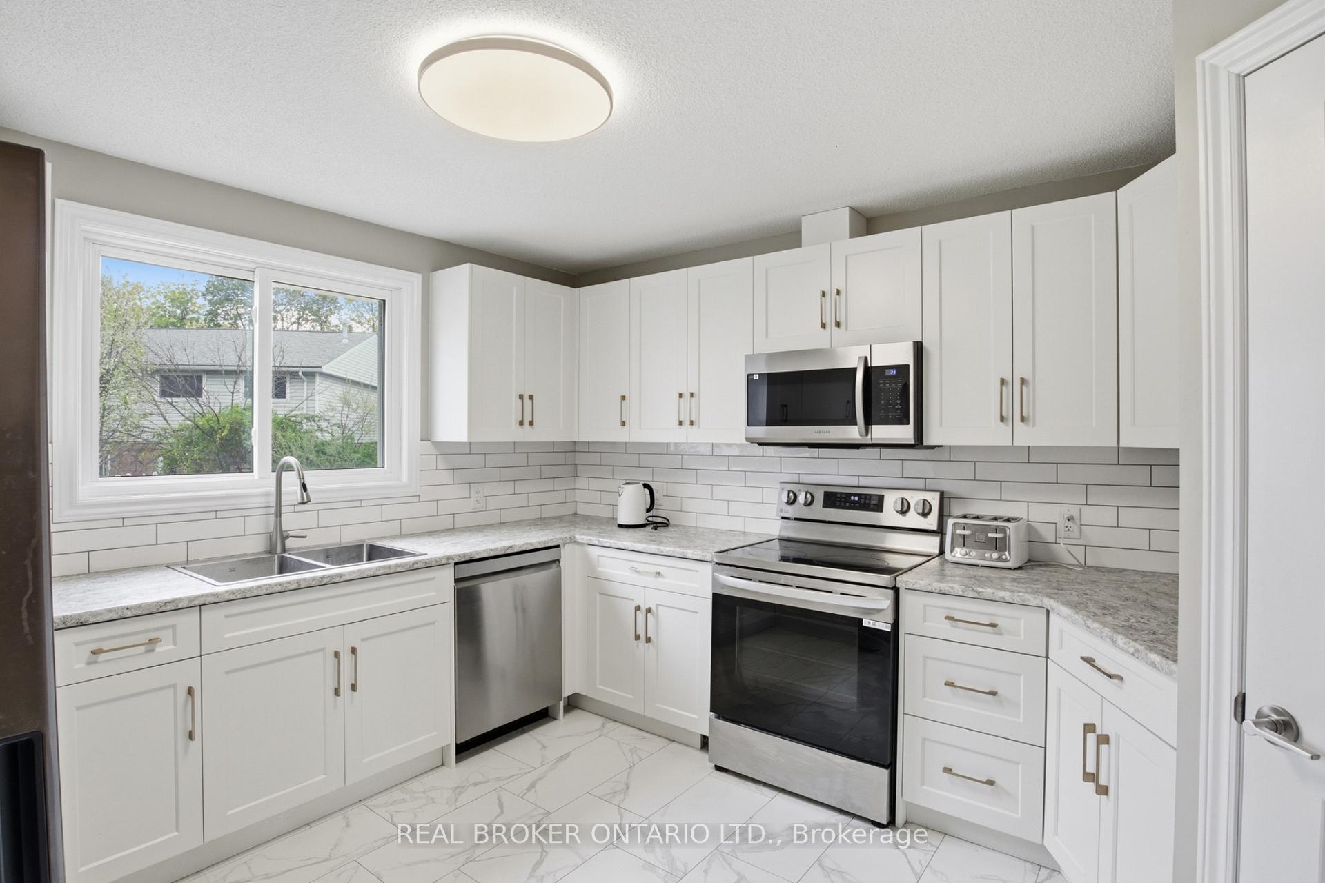 Photo 20 of Unit 46, 60 Elmsdale Drive, Kitchener, Laurentian Hills — HOMEH