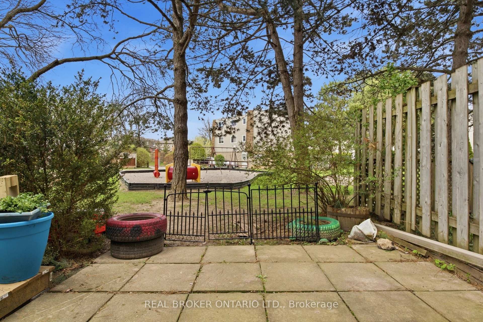 Photo 36 of Unit 46, 60 Elmsdale Drive, Kitchener, Laurentian Hills — HOMEH