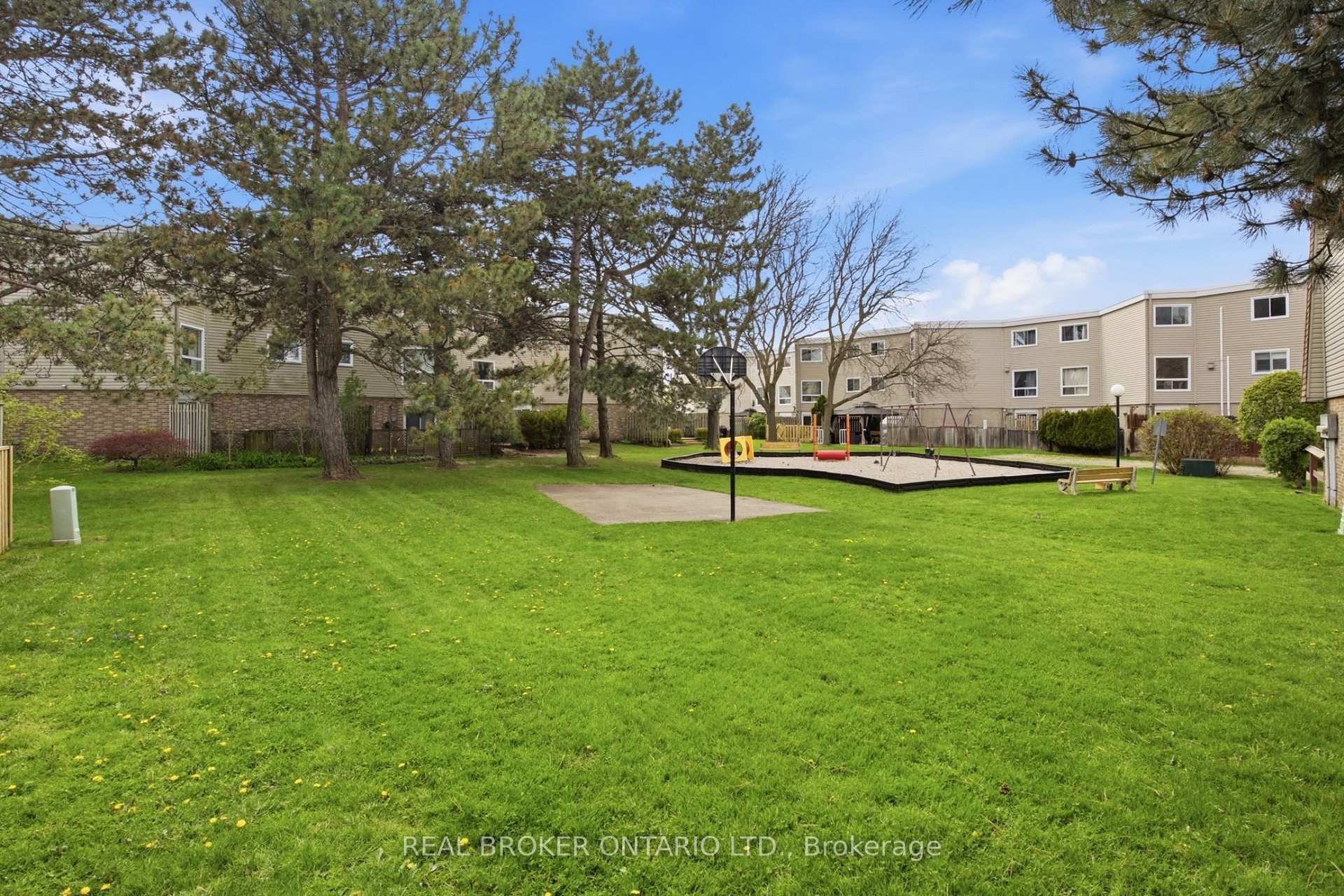 Photo 41 of Unit 46, 60 Elmsdale Drive, Kitchener, Laurentian Hills — HOMEH