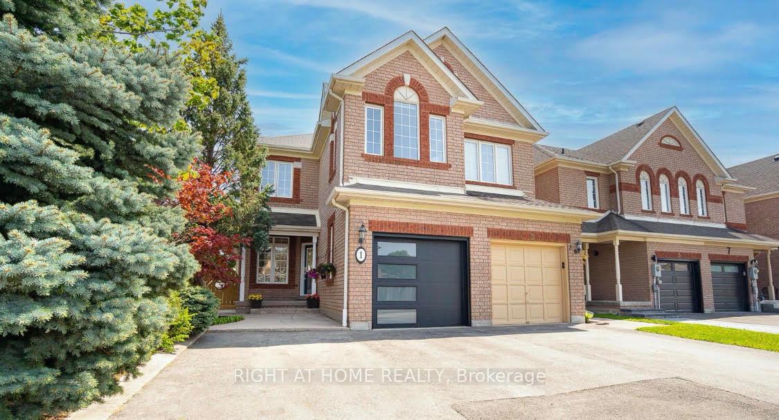 Photo 2 of 1 Ridgeway Court, Vaughan, Maple — HOMEH