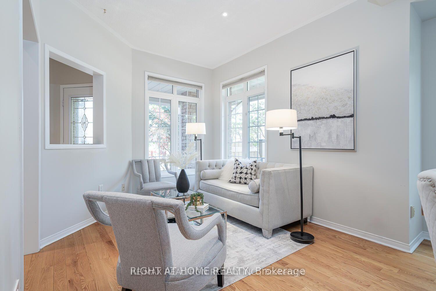 Photo 10 of 1 Ridgeway Court, Vaughan, Maple — HOMEH