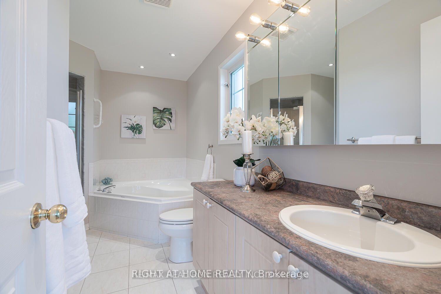 Photo 59 of 1 Ridgeway Court, Vaughan, Maple — HOMEH