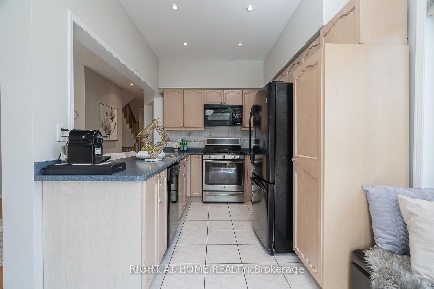 Photo 68 of 1 Ridgeway Court, Vaughan, Maple — HOMEH