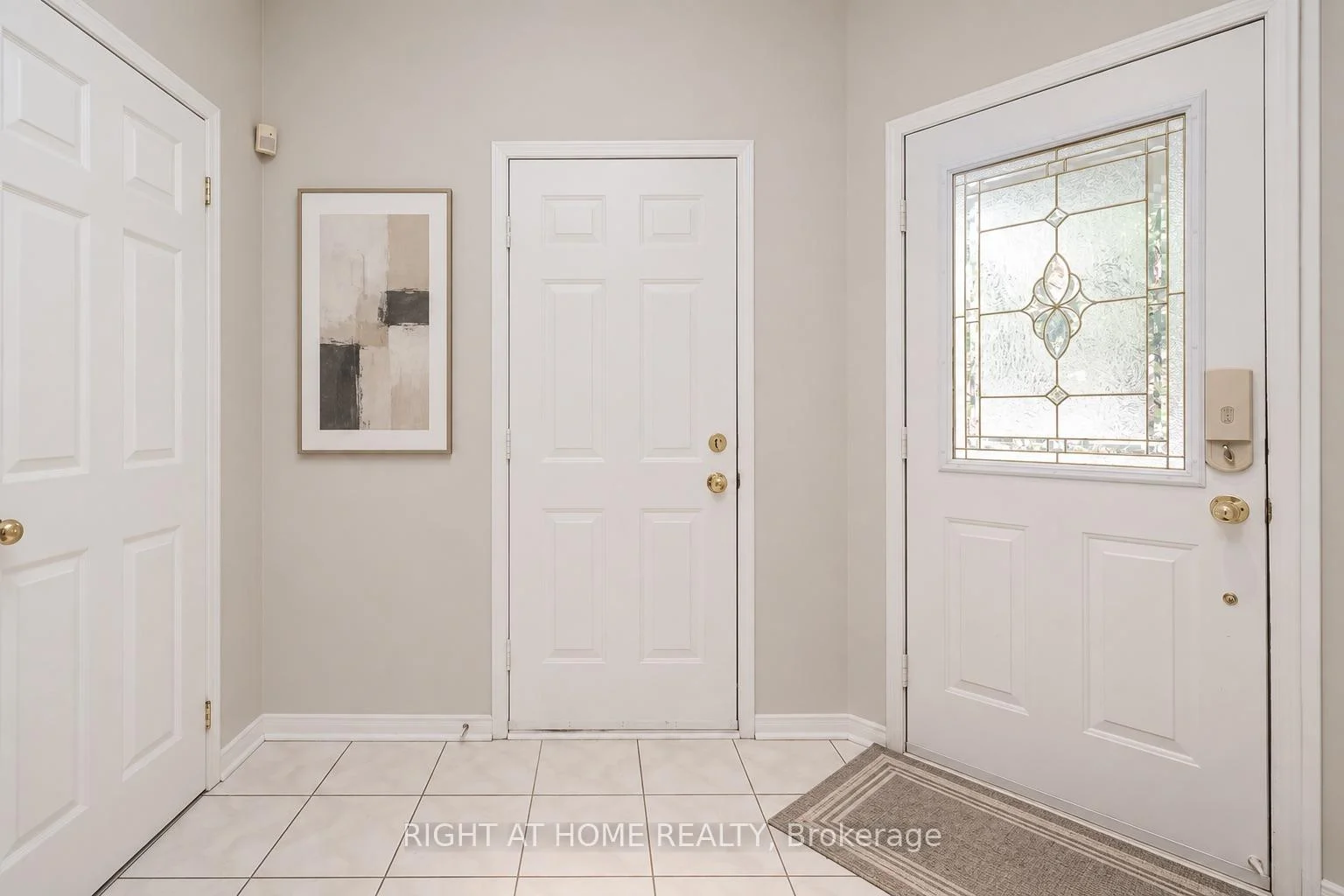Photo 9 of 1 Ridgeway Court, Vaughan, Maple — HOMEH