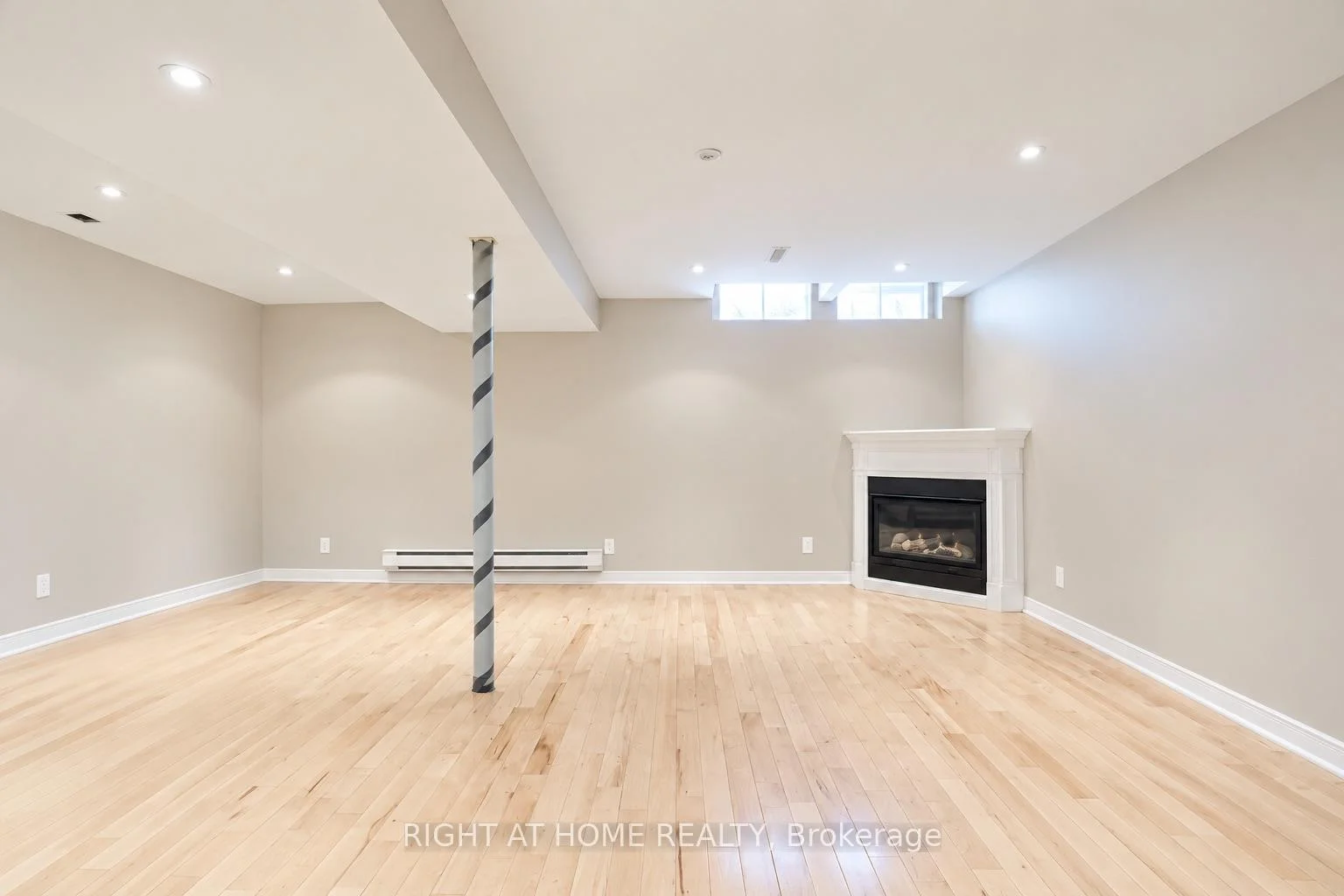 Photo 49 of 1 Ridgeway Court, Vaughan, Maple — HOMEH