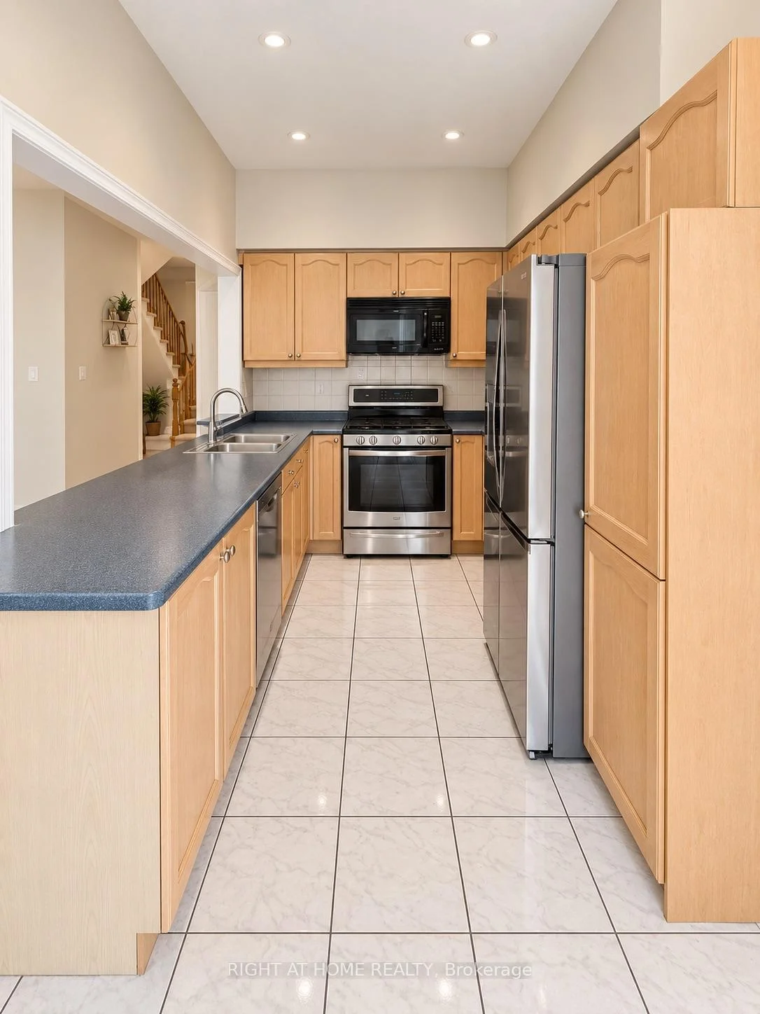 Photo 35 of 1 Ridgeway Court, Vaughan, Maple — HOMEH