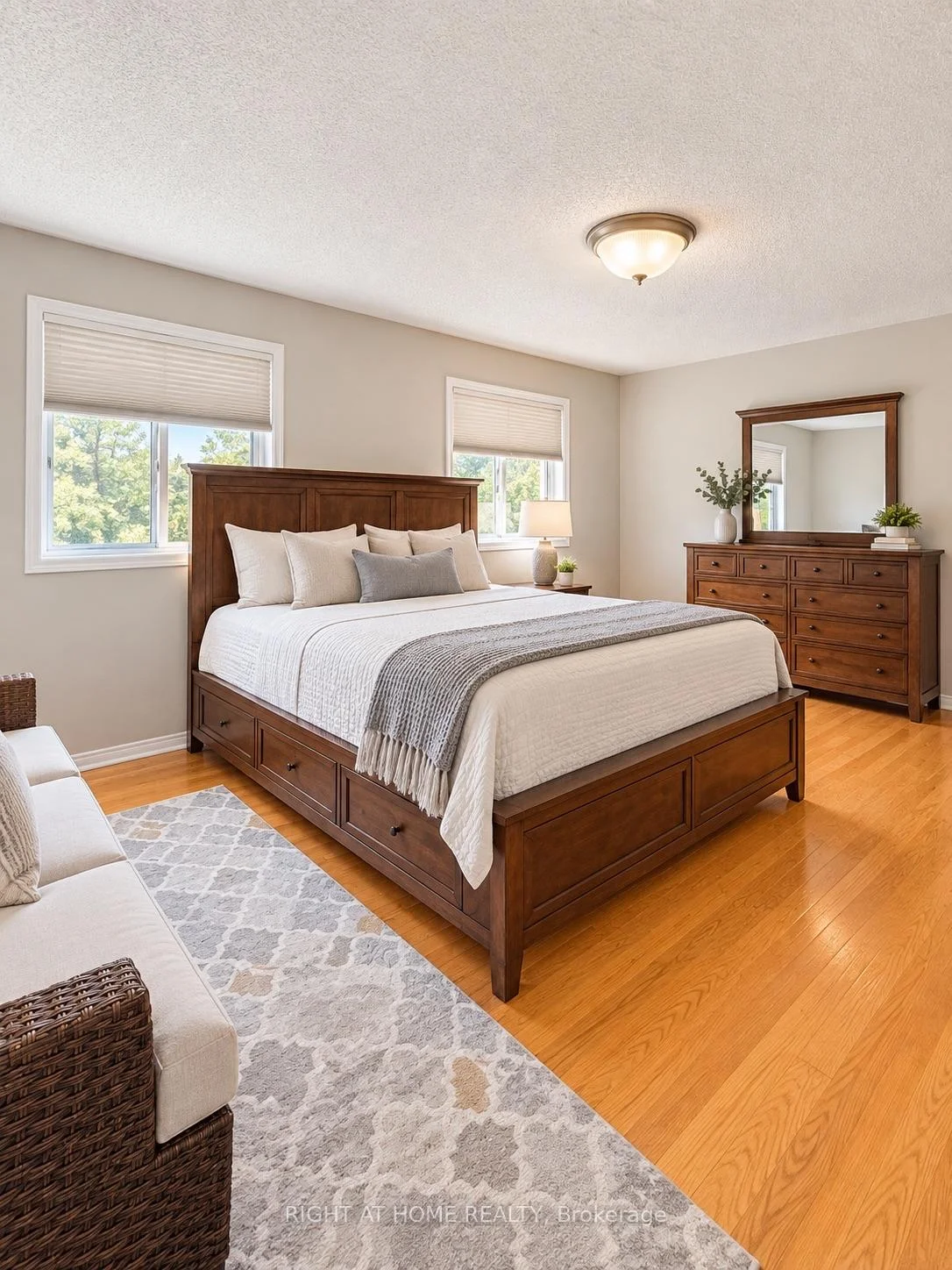 Photo 40 of 1 Ridgeway Court, Vaughan, Maple — HOMEH