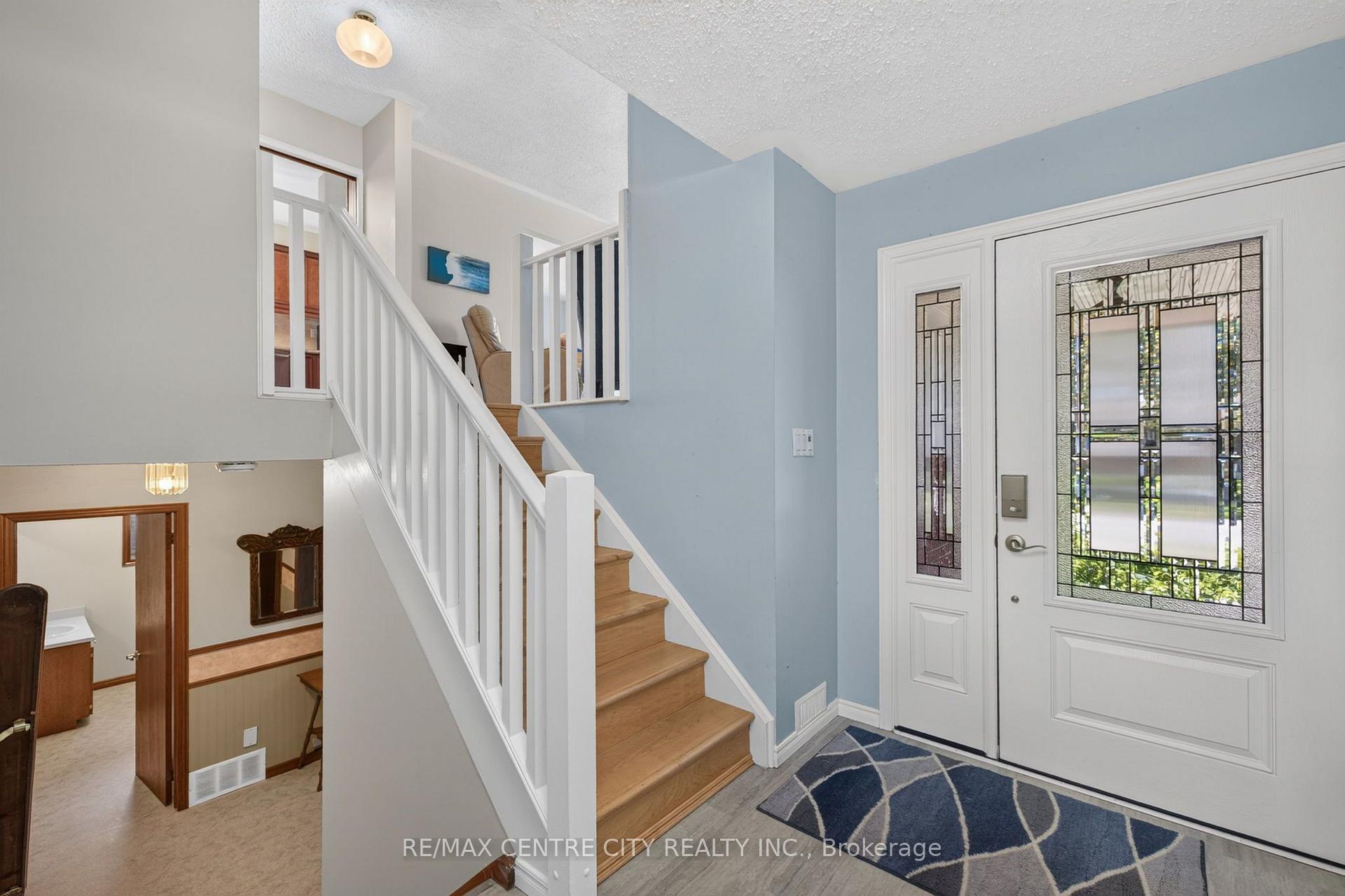 Photo 2 of 59 Westgate Avenue, Strathroy-Caradoc, SW — HOMEH