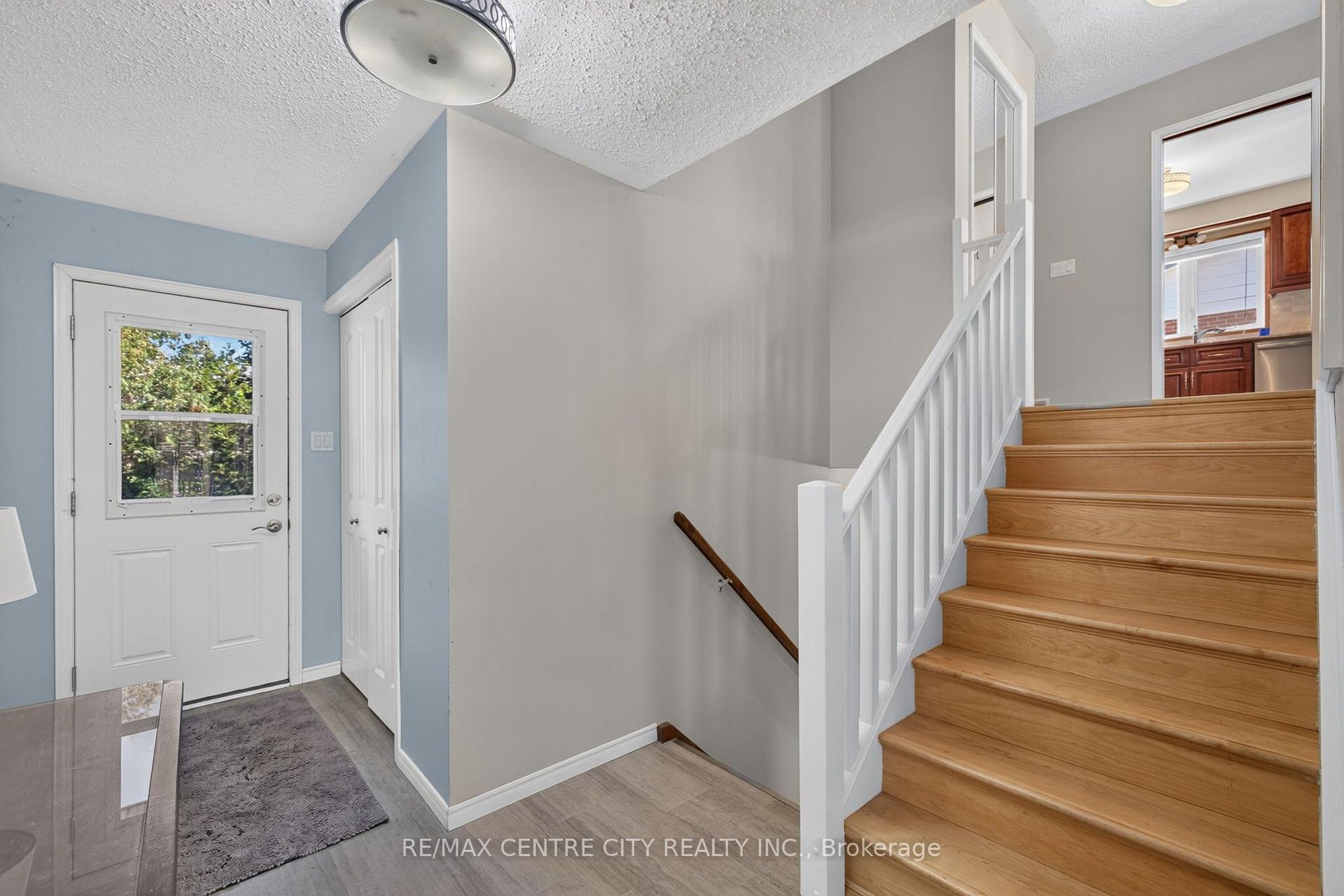 Photo 3 of 59 Westgate Avenue, Strathroy-Caradoc, SW — HOMEH