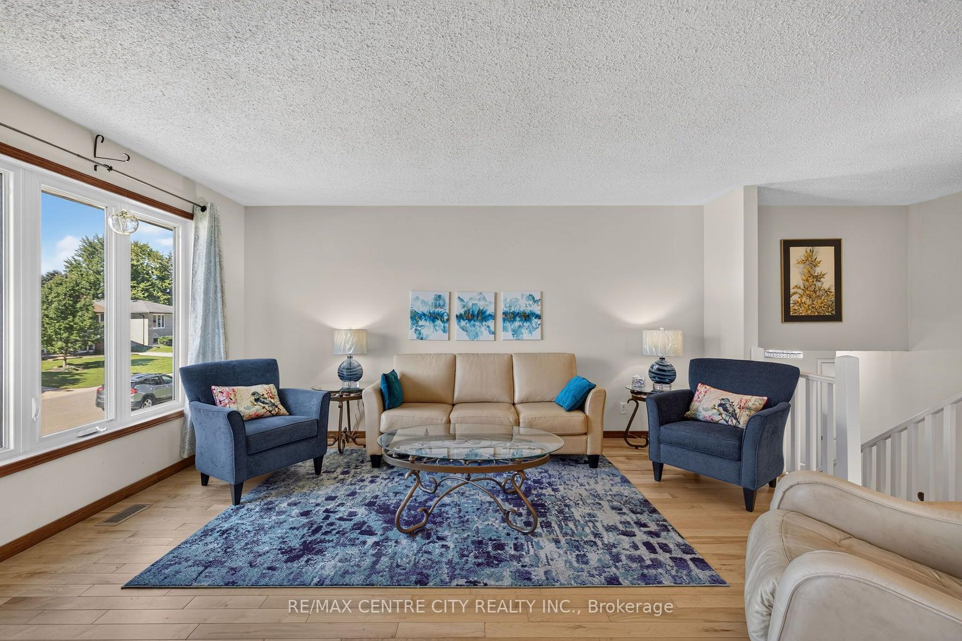 Photo 4 of 59 Westgate Avenue, Strathroy-Caradoc, SW — HOMEH