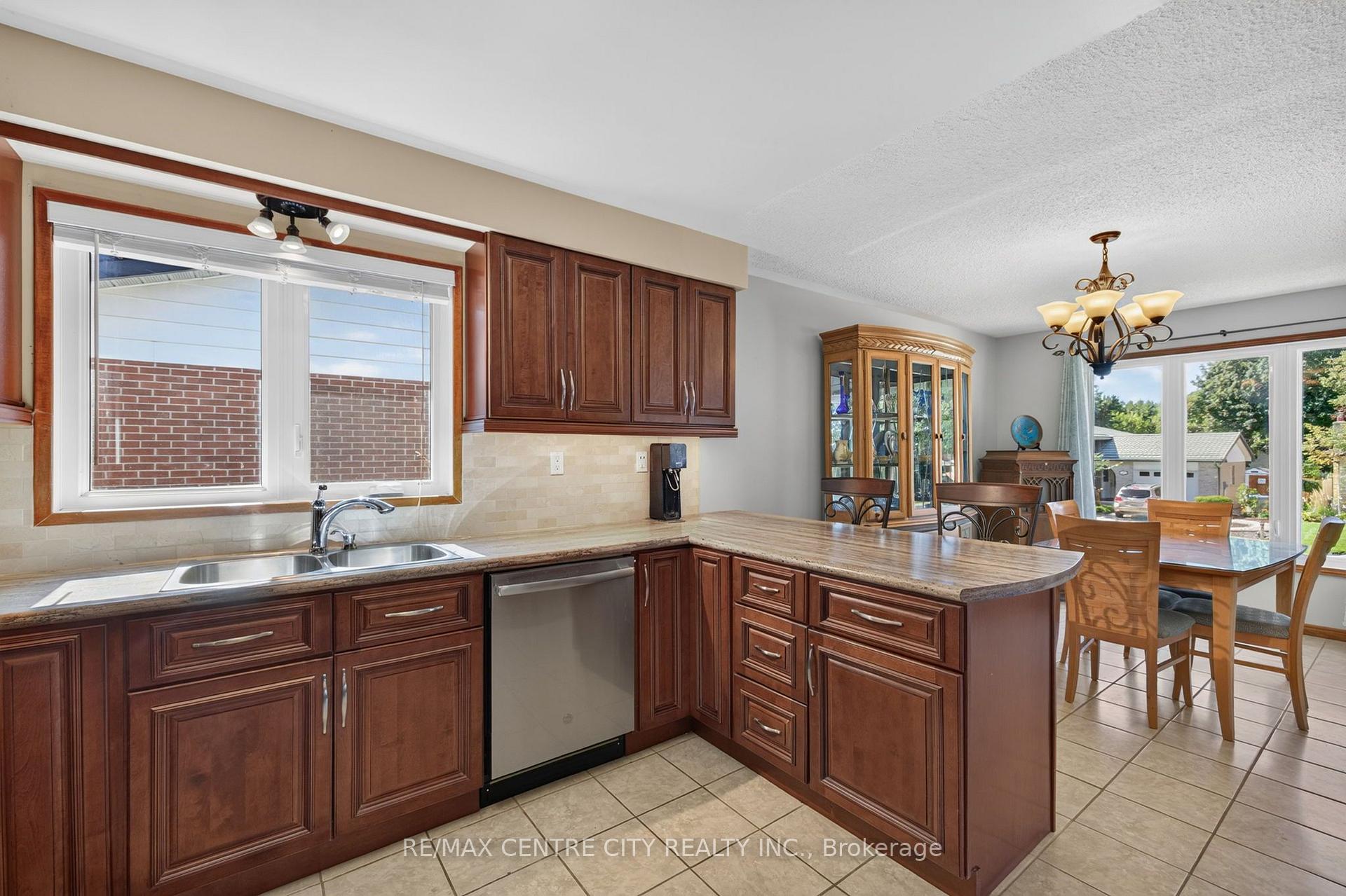 Photo 10 of 59 Westgate Avenue, Strathroy-Caradoc, SW — HOMEH