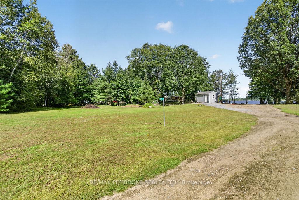 Photo 4 of 141 Sullivan Point Road, Laurentian Valley, Laurentian Valley — HOMEH