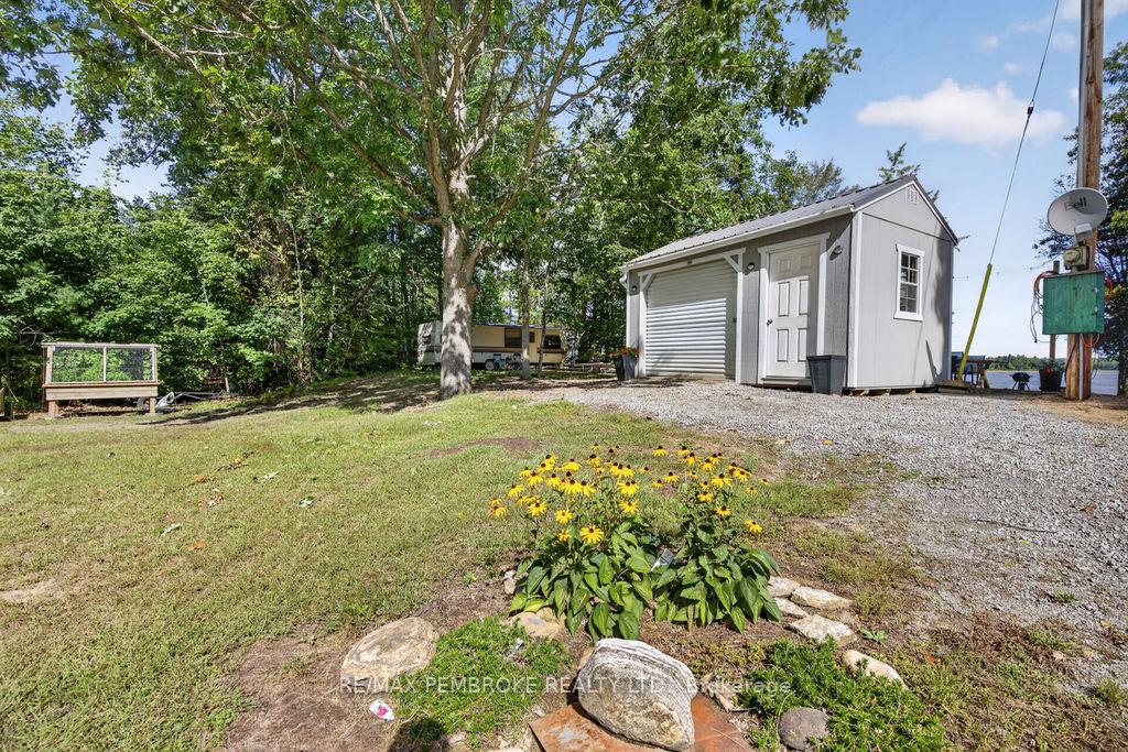 Photo 5 of 141 Sullivan Point Road, Laurentian Valley, Laurentian Valley — HOMEH