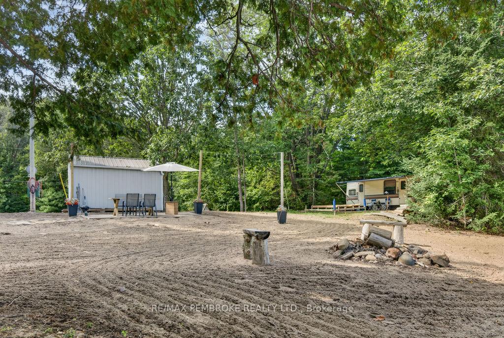 Photo 6 of 141 Sullivan Point Road, Laurentian Valley, Laurentian Valley — HOMEH