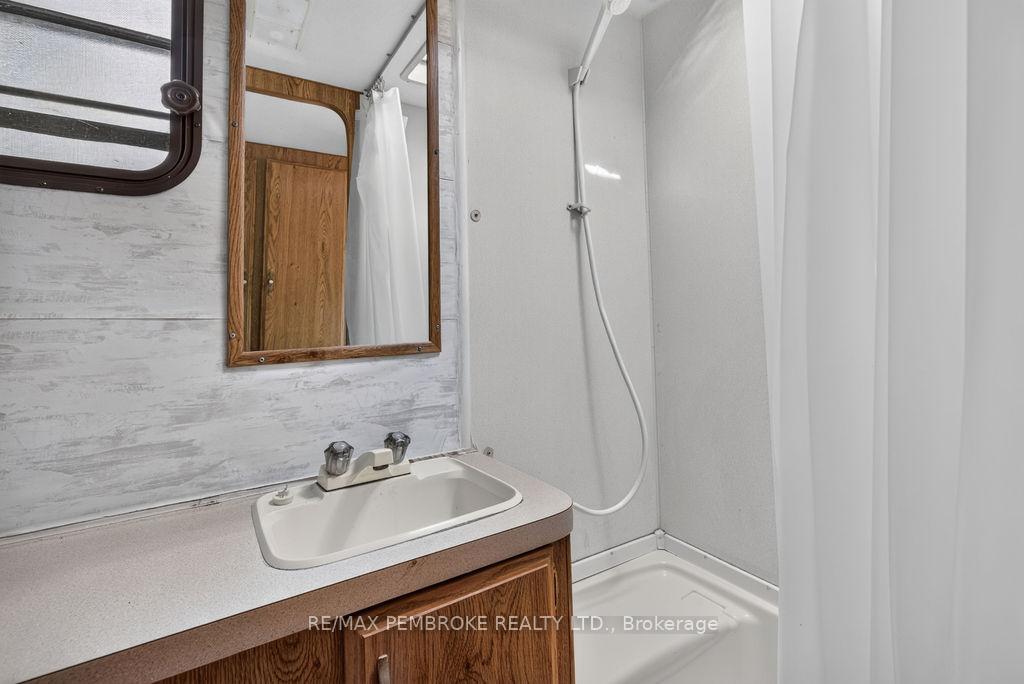 Photo 15 of 141 Sullivan Point Road, Laurentian Valley, Laurentian Valley — HOMEH