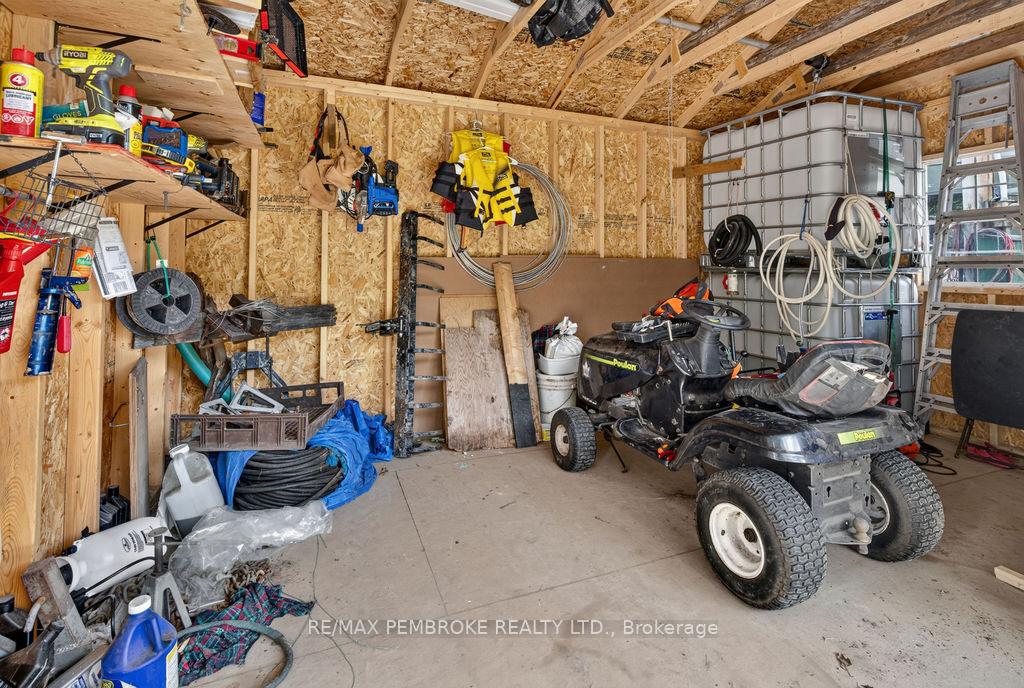 Photo 16 of 141 Sullivan Point Road, Laurentian Valley, Laurentian Valley — HOMEH
