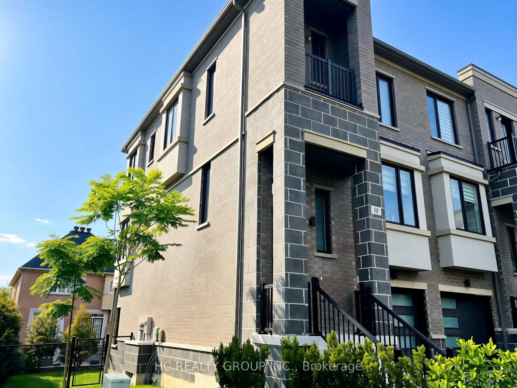 Photo 3 of 85 Rattenbury Road, Vaughan, Patterson — HOMEH