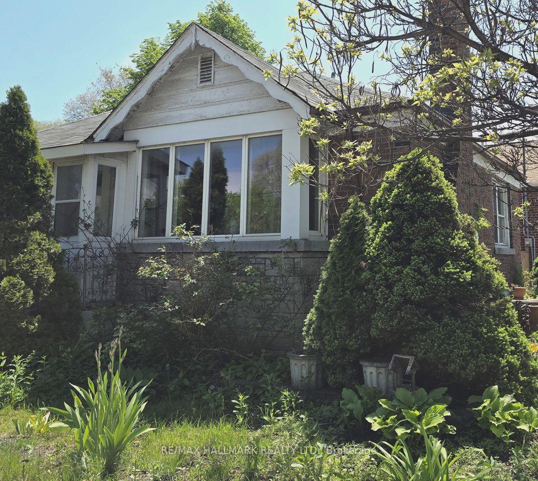 Photo 1 of 115 Lankin Boulevard, Toronto, East York — HOMEH