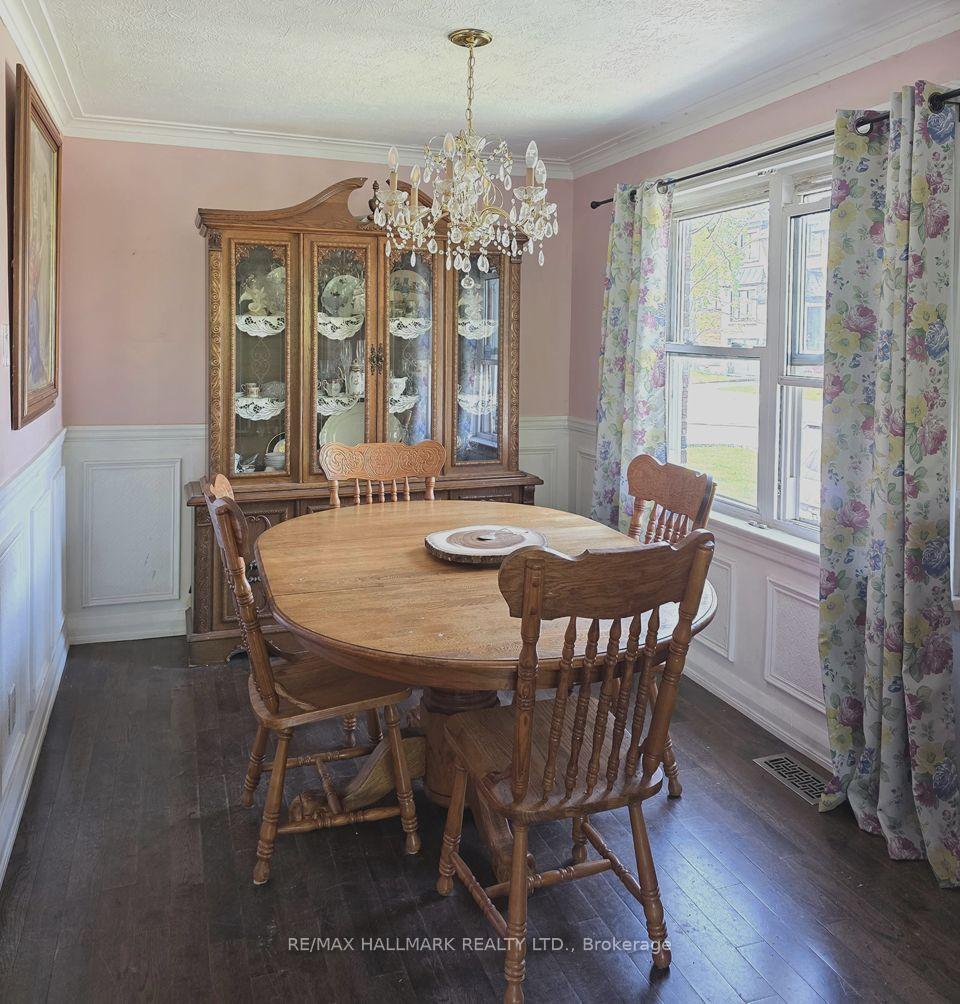 Photo 2 of 115 Lankin Boulevard, Toronto, East York — HOMEH