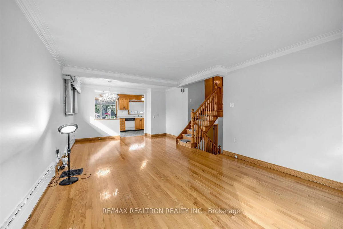 Photo 12 of 74 Lunness Road, Etobicoke, Alderwood — HOMEH