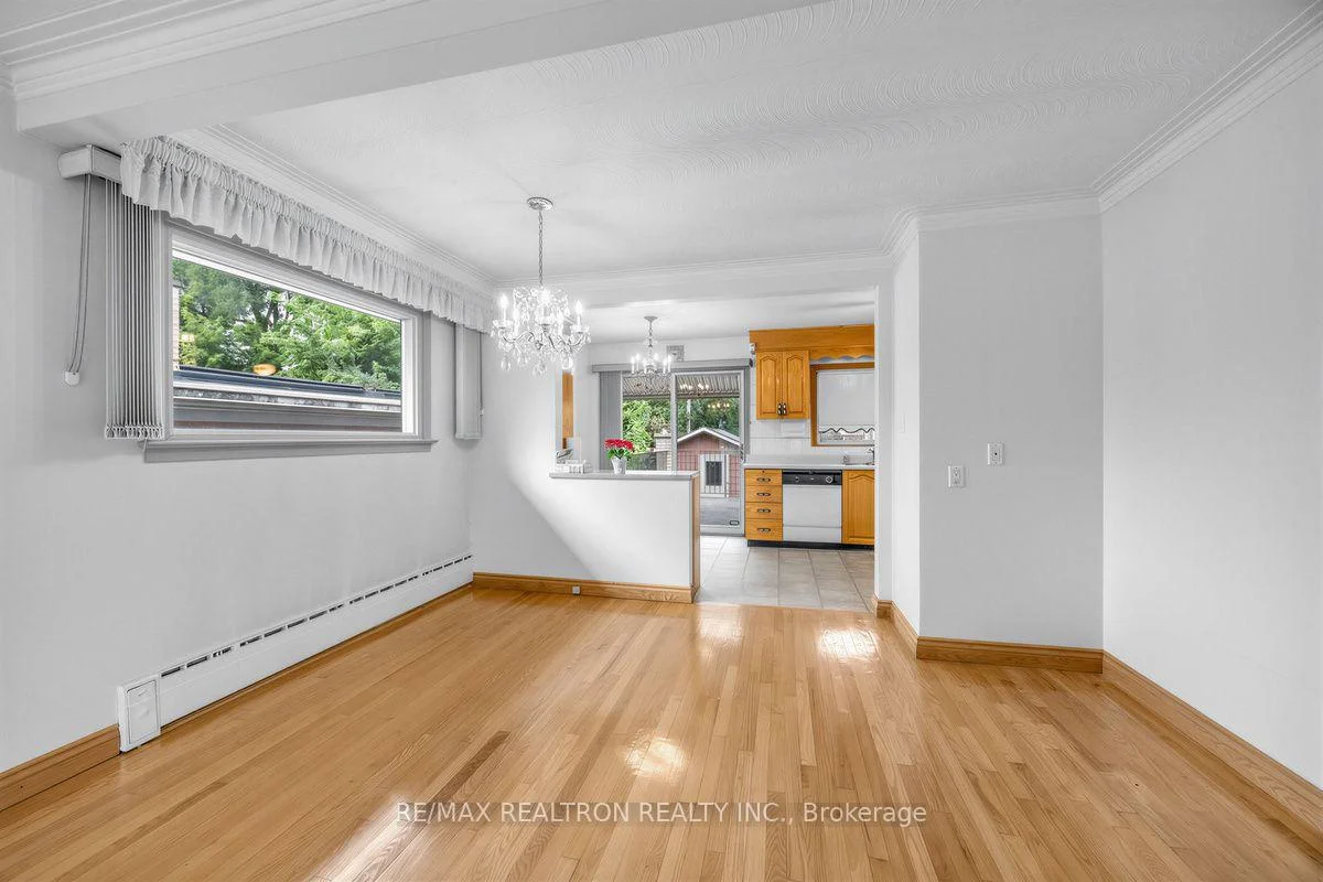 Photo 14 of 74 Lunness Road, Etobicoke, Alderwood — HOMEH