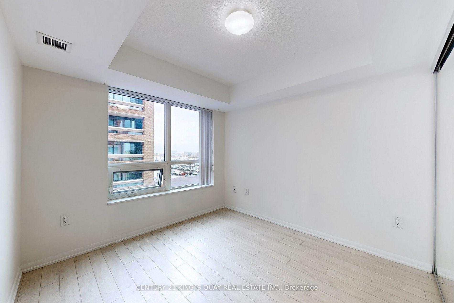 Photo 4 of Unit 423, 3091 Dufferin Street, North York, Yorkdale-Glen Park — HOMEH