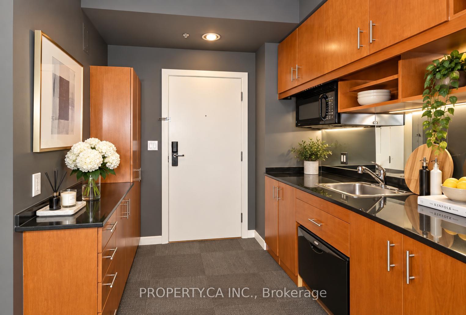 Photo 5 of Unit 3708, 1 King Street W, Toronto, Bay Street Corridor — HOMEH