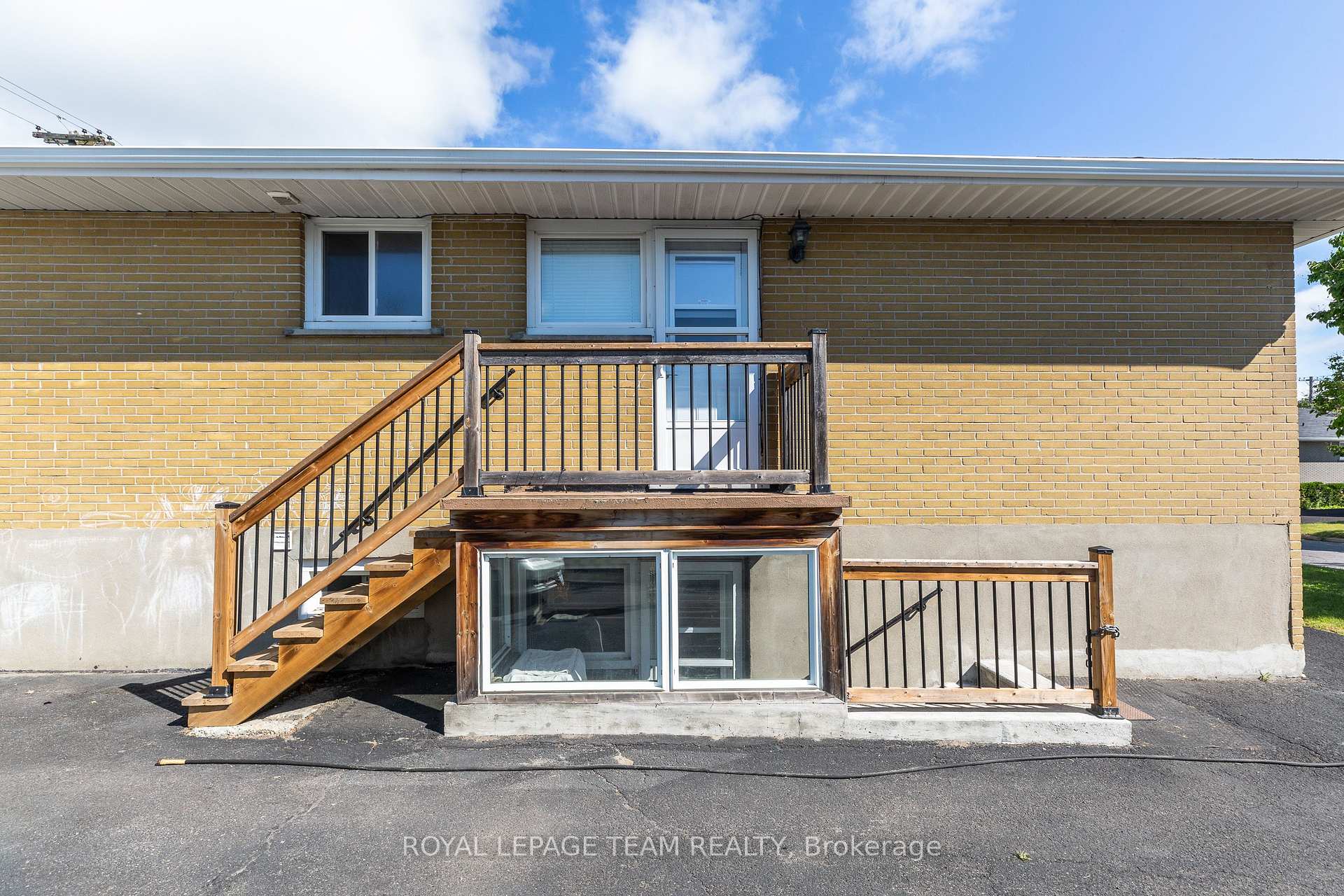 Photo 3 of 676 Borthwick Avenue, Ottawa, Castle Heights/Rideau High — HOMEH