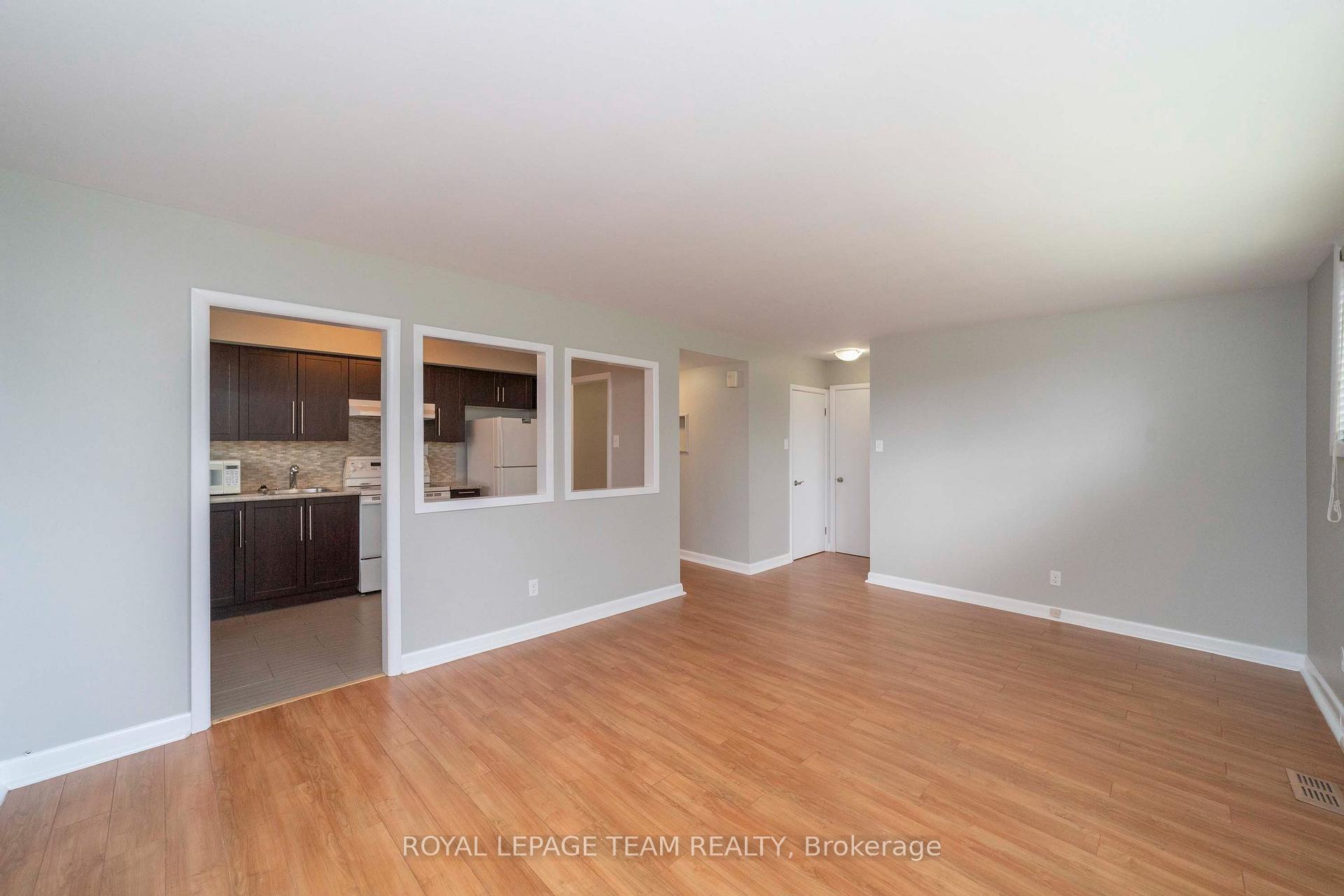 Photo 11 of 676 Borthwick Avenue, Ottawa, Castle Heights/Rideau High — HOMEH