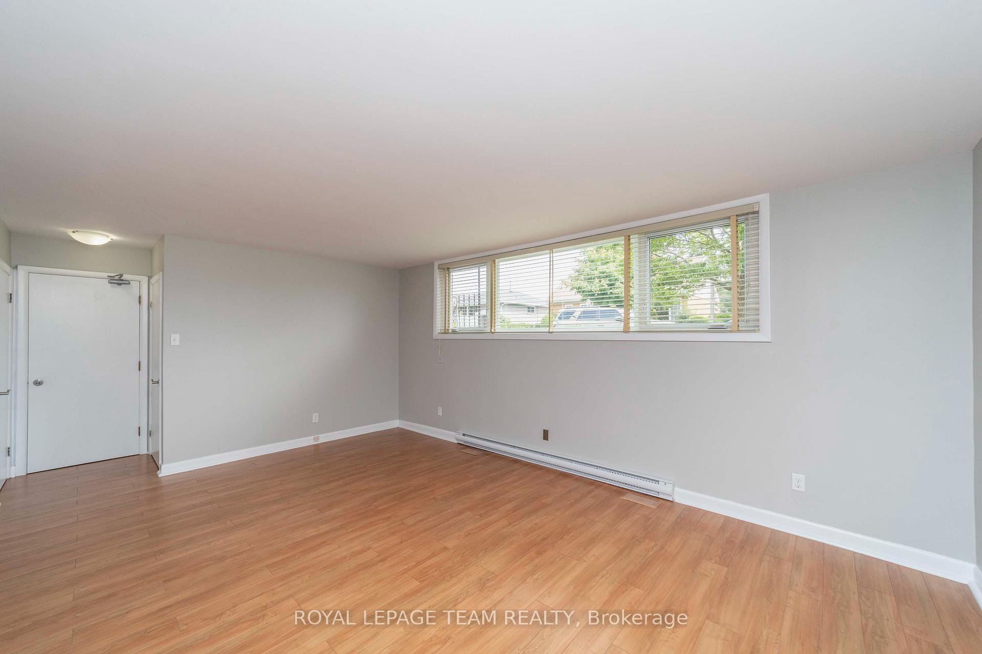 Photo 13 of 676 Borthwick Avenue, Ottawa, Castle Heights/Rideau High — HOMEH