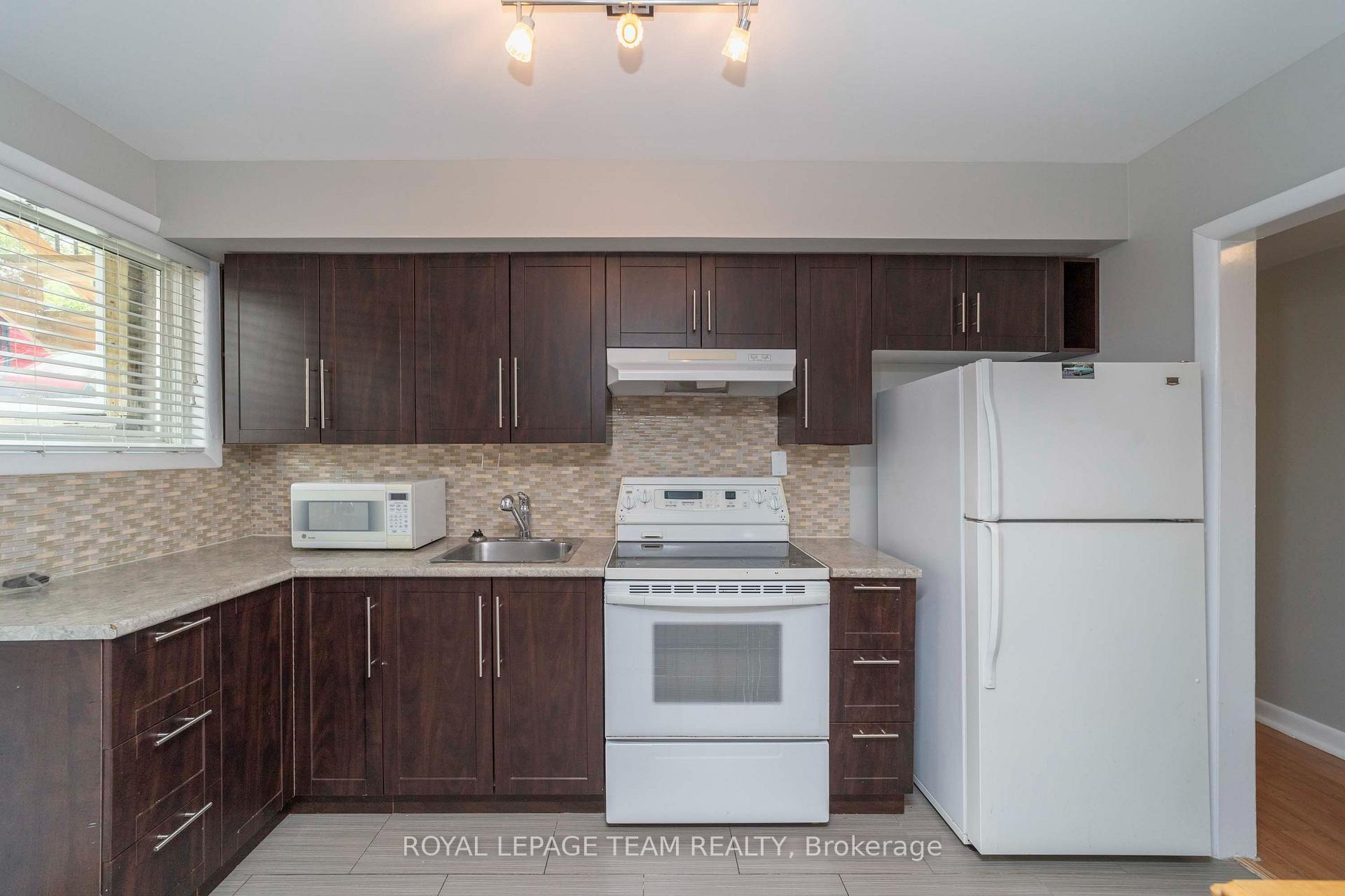 Photo 15 of 676 Borthwick Avenue, Ottawa, Castle Heights/Rideau High — HOMEH