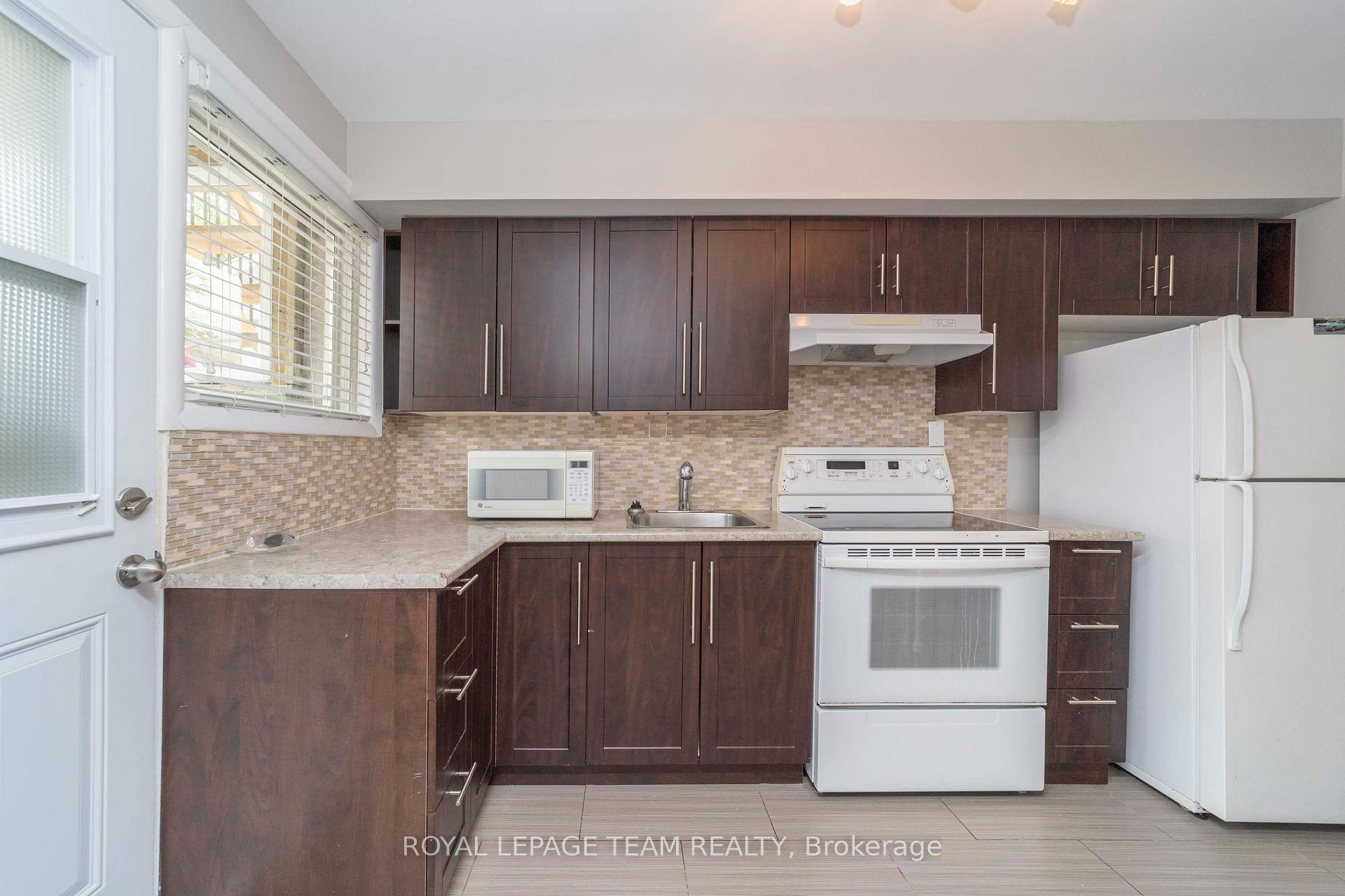 Photo 17 of 676 Borthwick Avenue, Ottawa, Castle Heights/Rideau High — HOMEH
