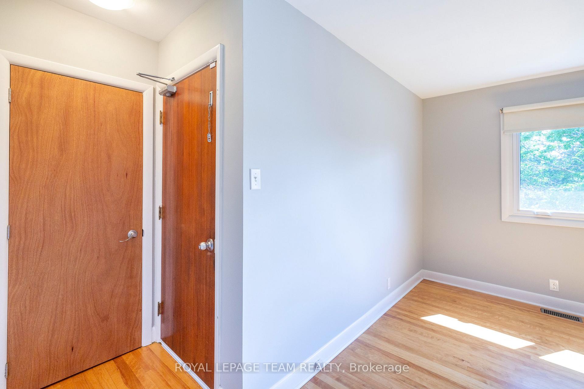 Photo 27 of 676 Borthwick Avenue, Ottawa, Castle Heights/Rideau High — HOMEH